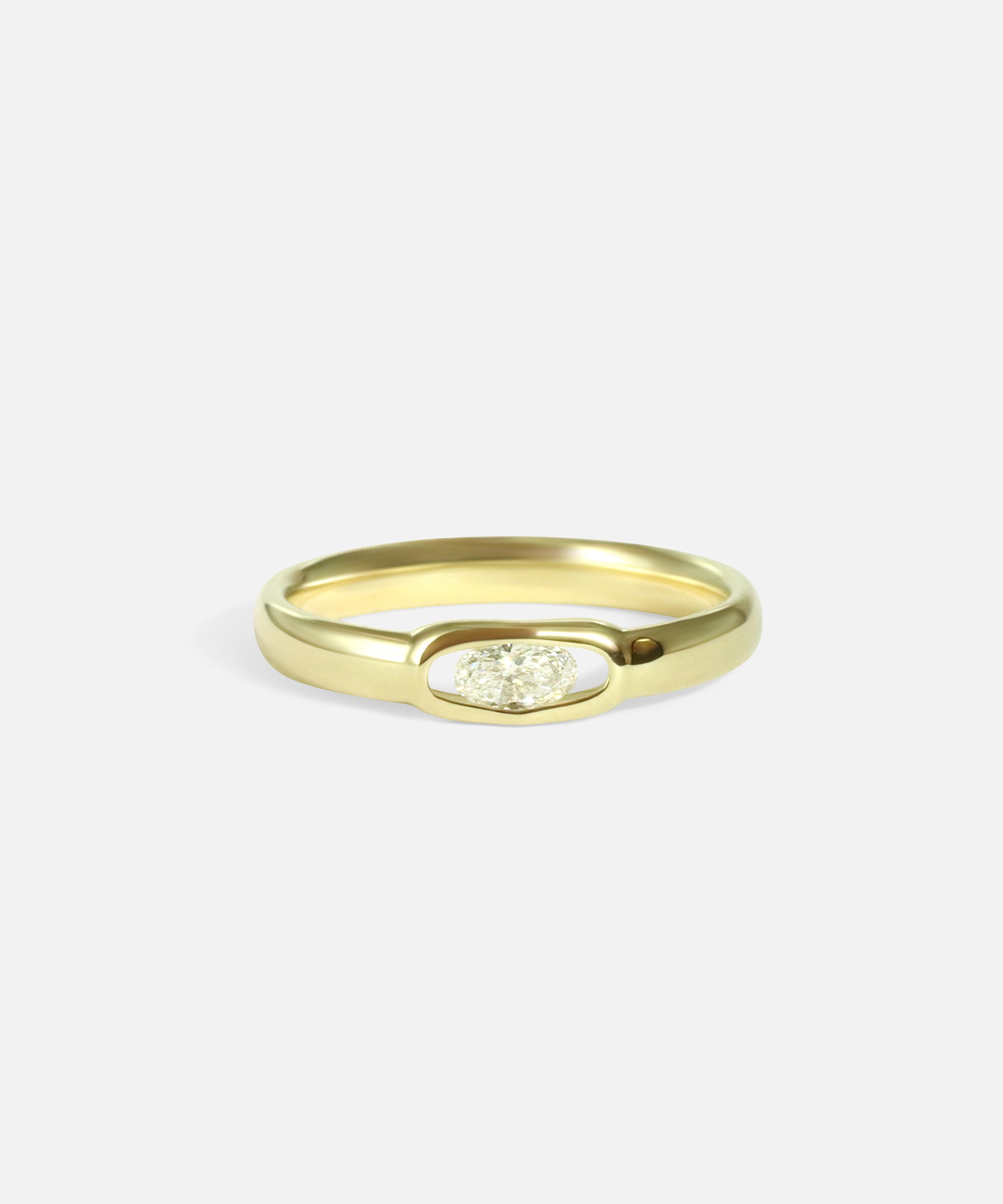 Front view of Heredita Ring by Lucia B Marti