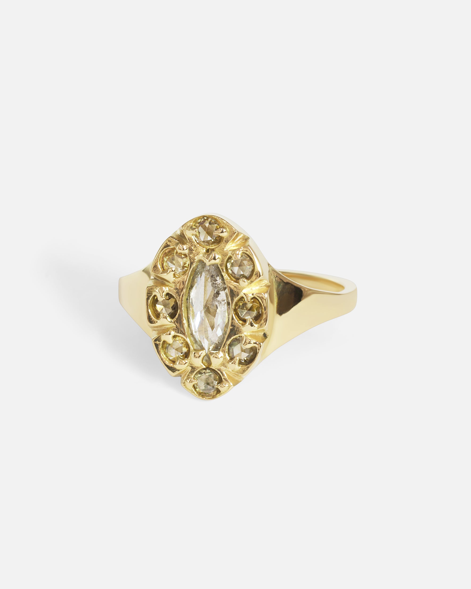 Side view of Dew 41 / Colored Diamonds in 18k yellow gold by Hiroyo