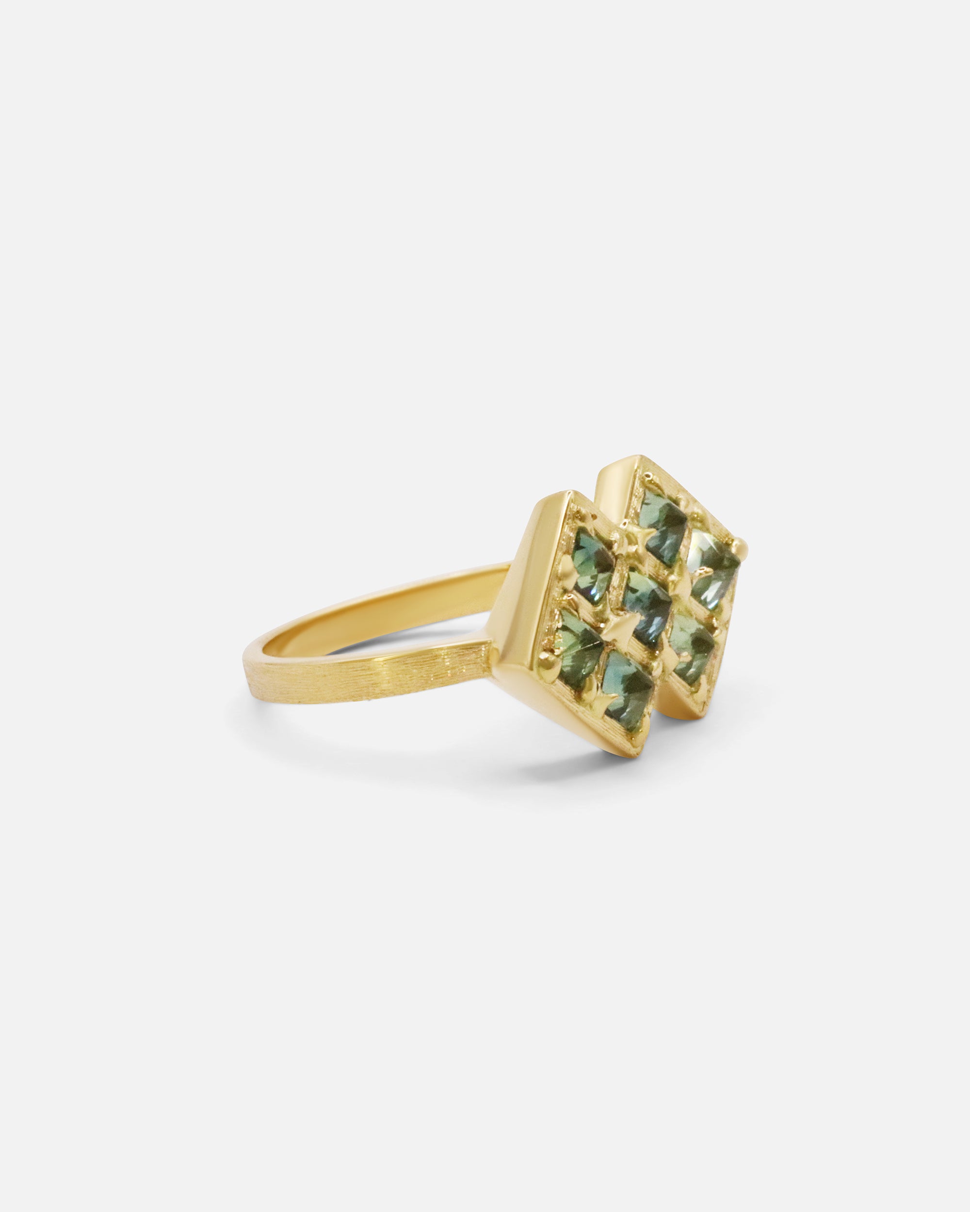 Side view of Pyramid Ring / Bi-Color Sapphires