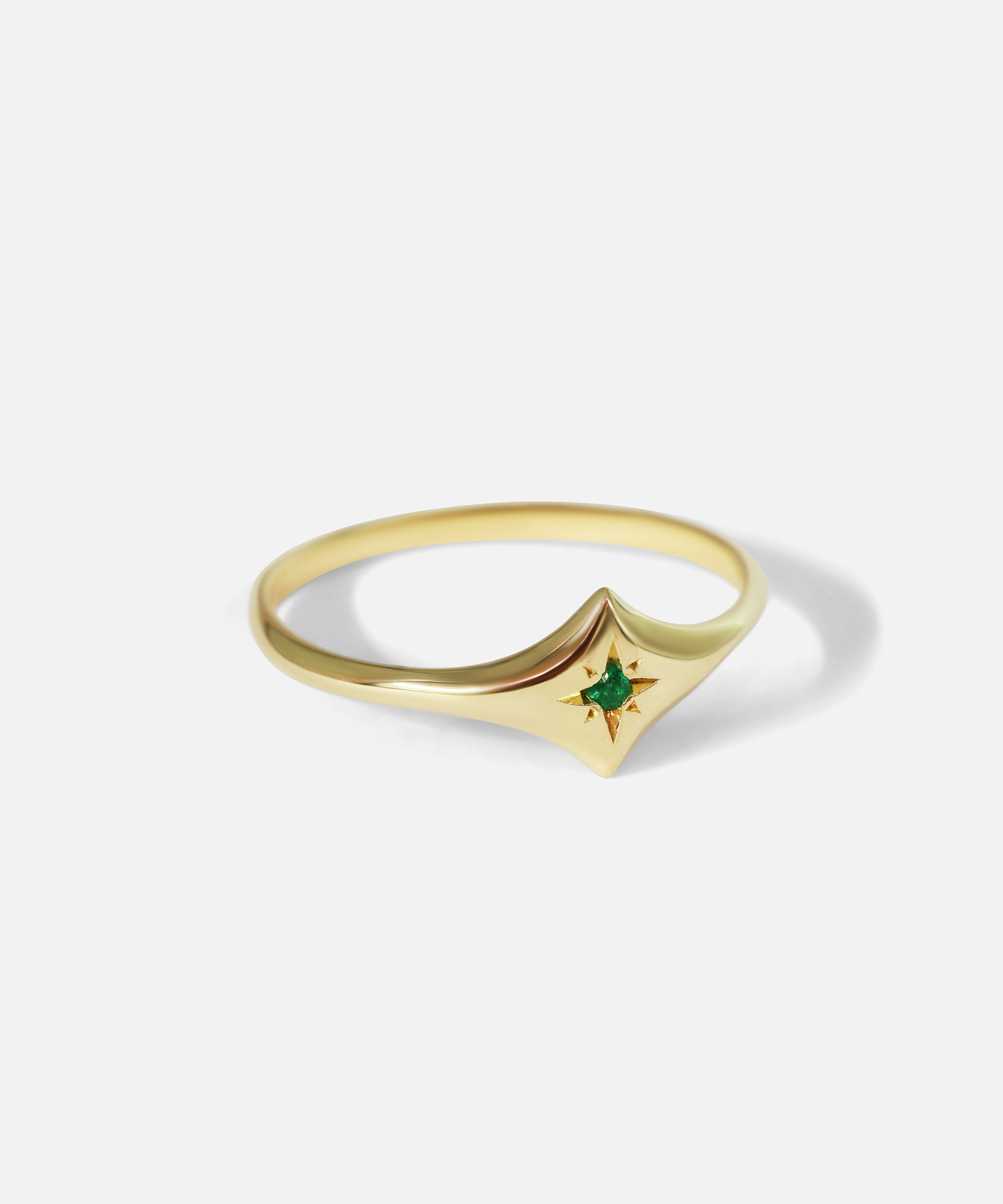Side view of Star Ring / Emerald