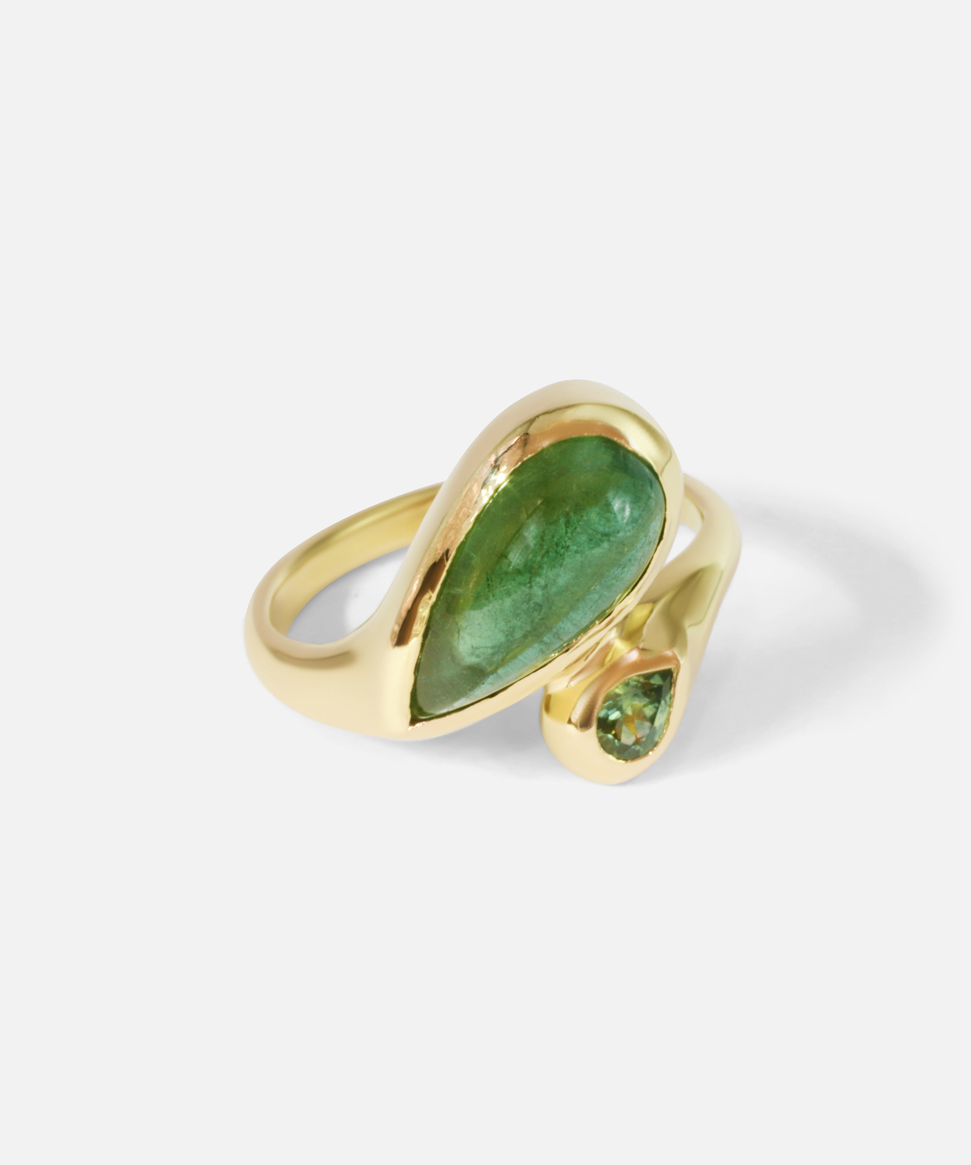 Side view of Verde Ring / Tourmaline and Sapphire