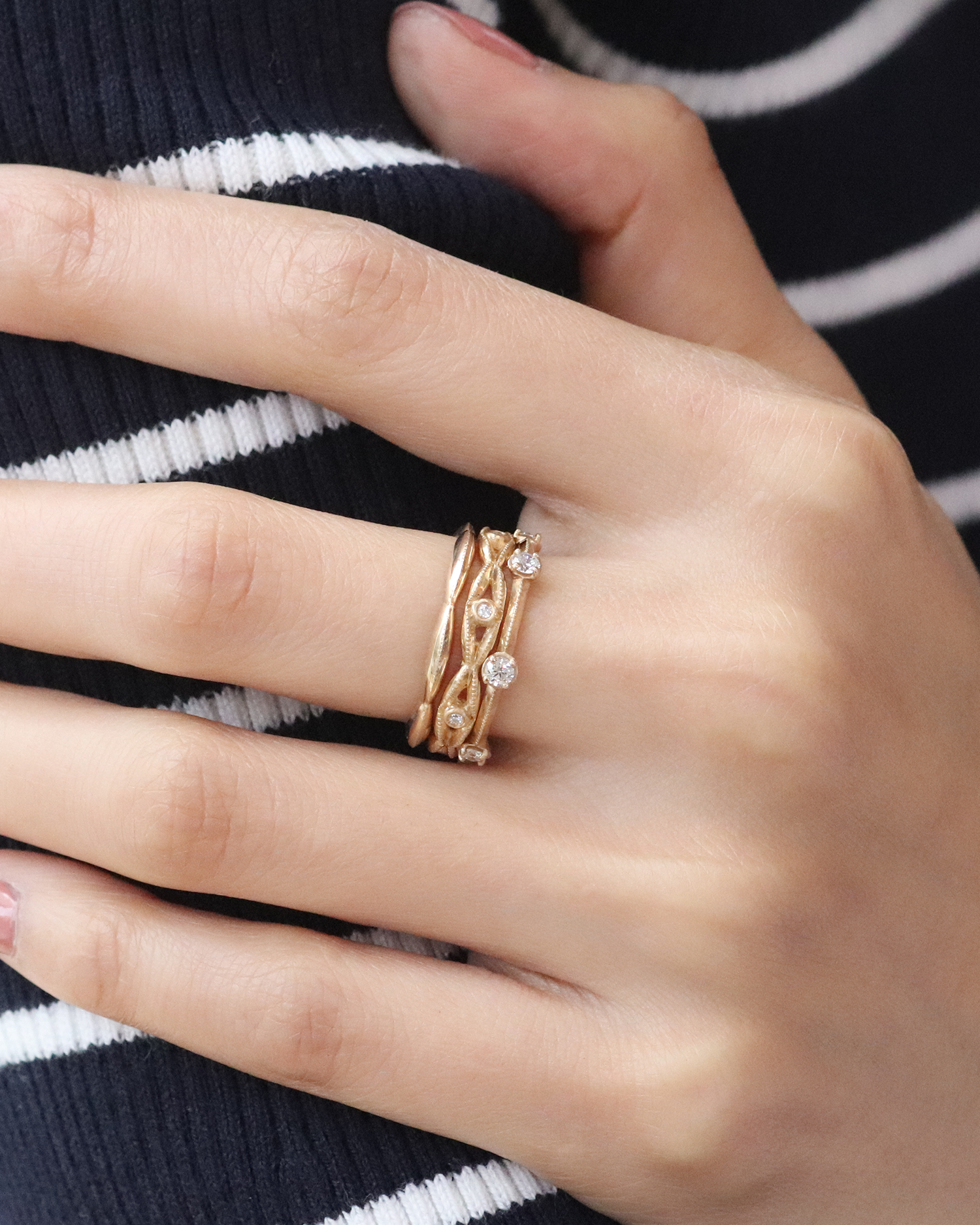 Romantic Array / Eye Diamond Band By Ruoria