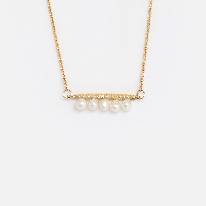 White Freshwater Pearls / Pendant By Ariko