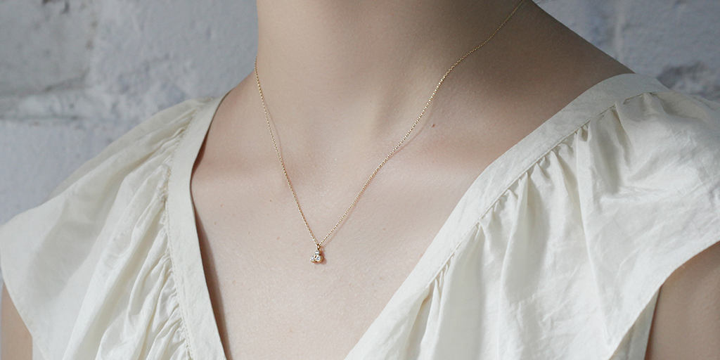 Melee 24A / White Diamond Pendant By Hiroyo