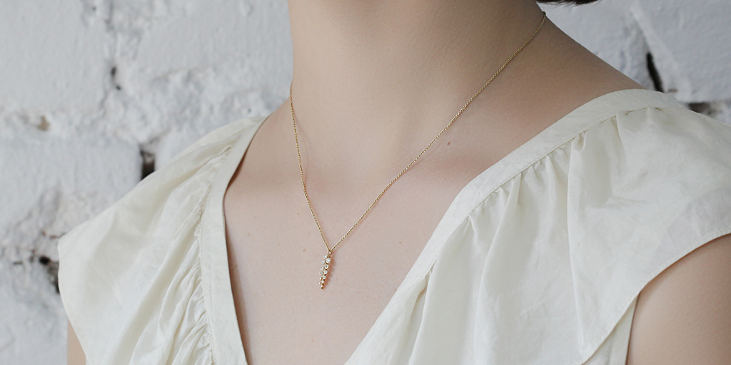 Melee 48 / Wisteria Pendant Standing By Hiroyo