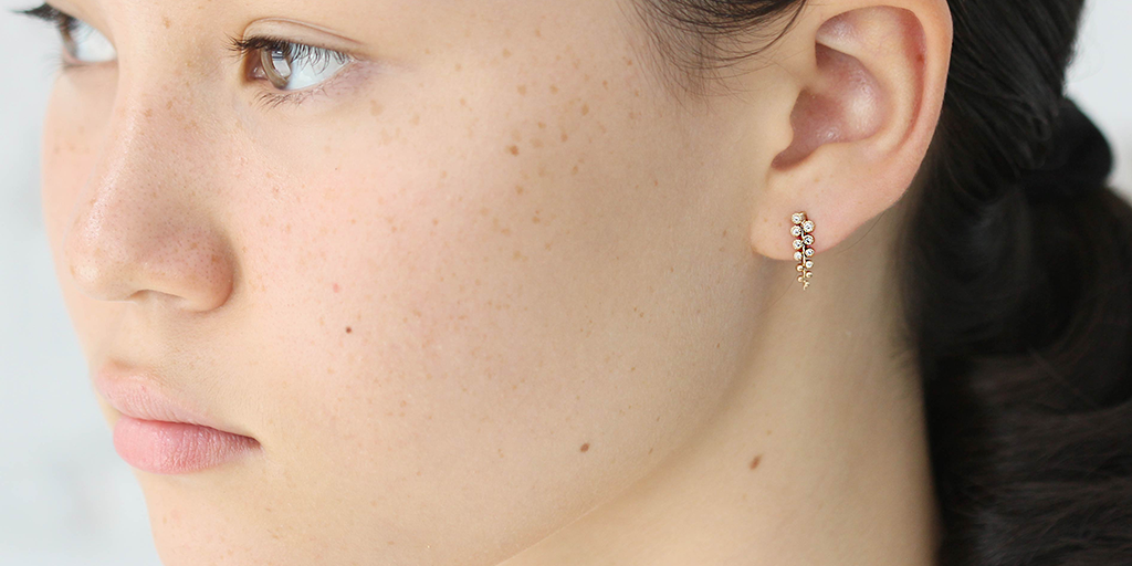 Melee 48 / White Diamond Studs By Hiroyo