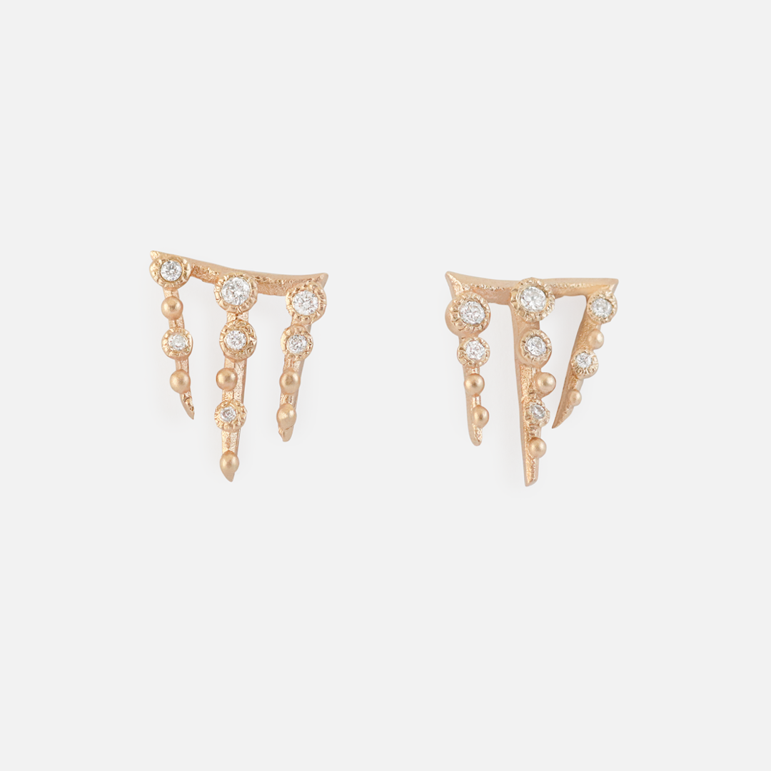 Melee 67 / White Diamond Earrings By Hiroyo