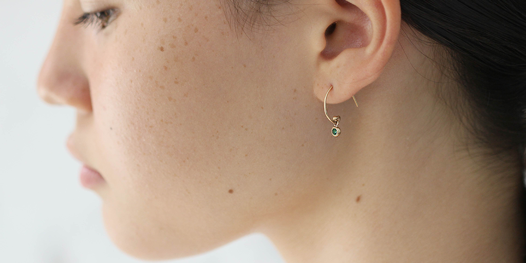 Melee Ball Loop / Emerald Earrings By Hiroyo