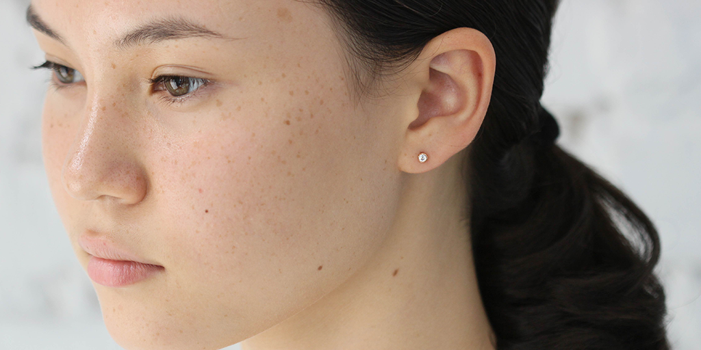 Melee Ball / White Diamonds Studs By Hiroyo