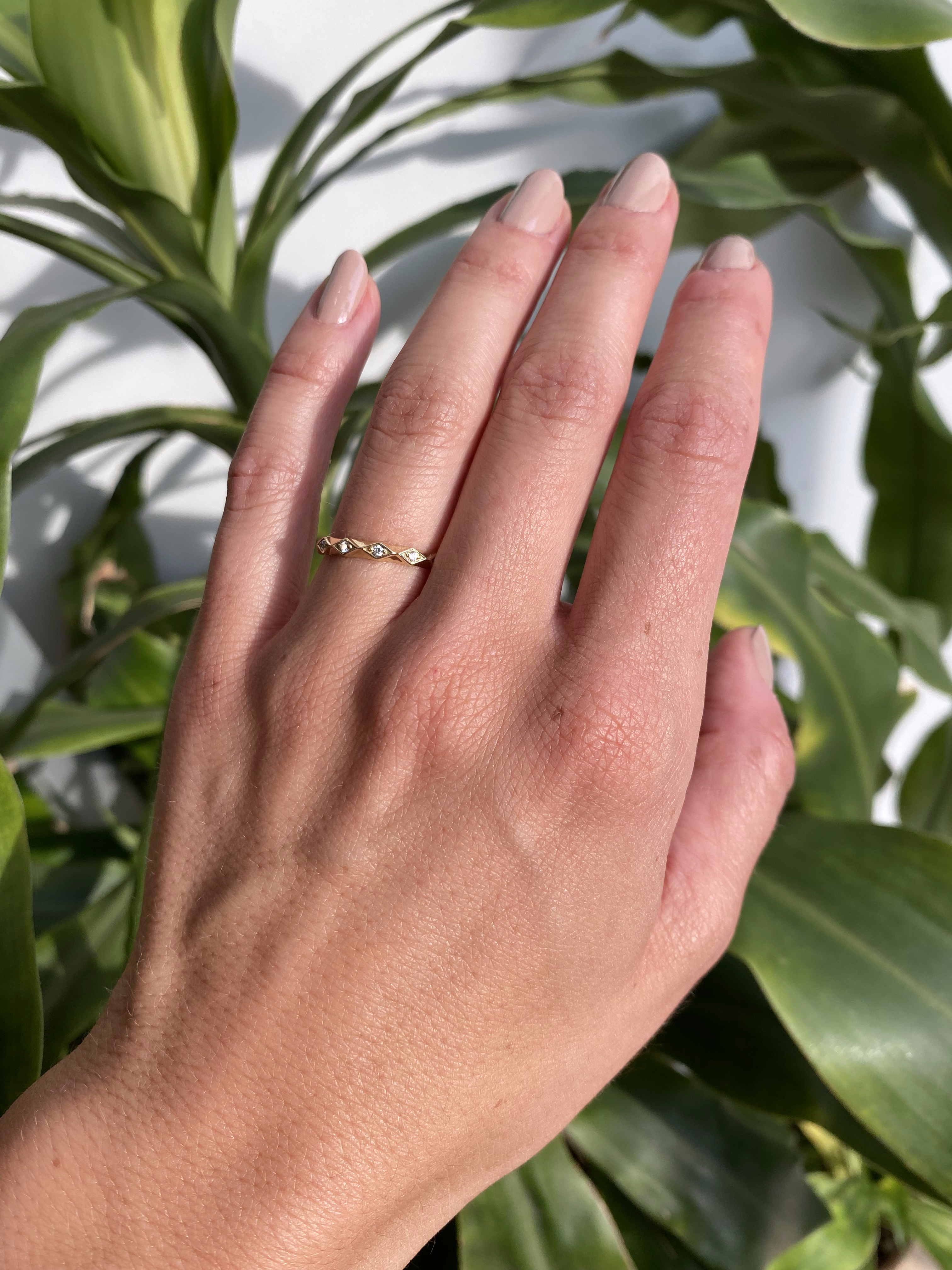 Romantic Array / Queen Diamond Band By Ruoria