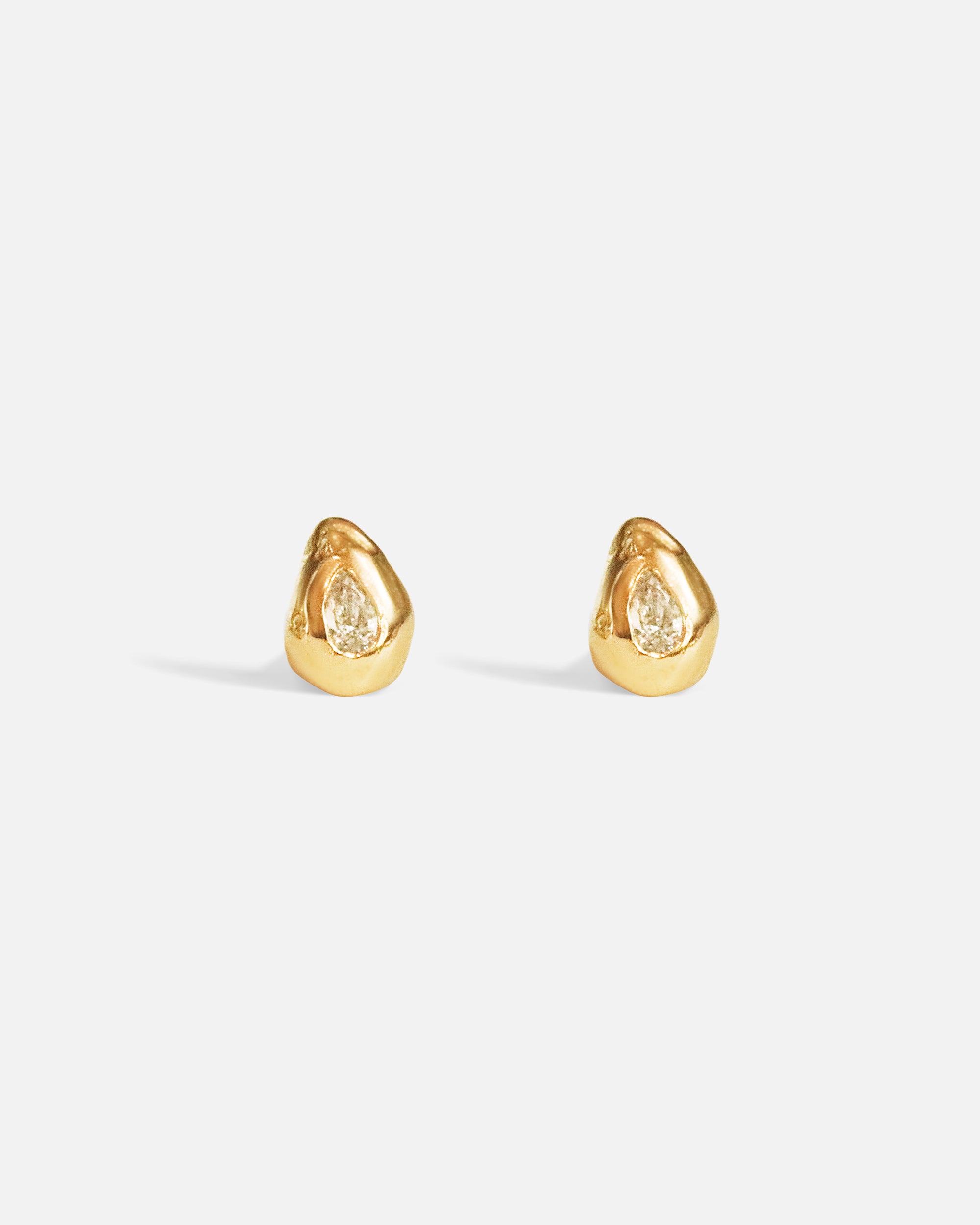 Front view of Pyrus Round Seed Studs by Ides