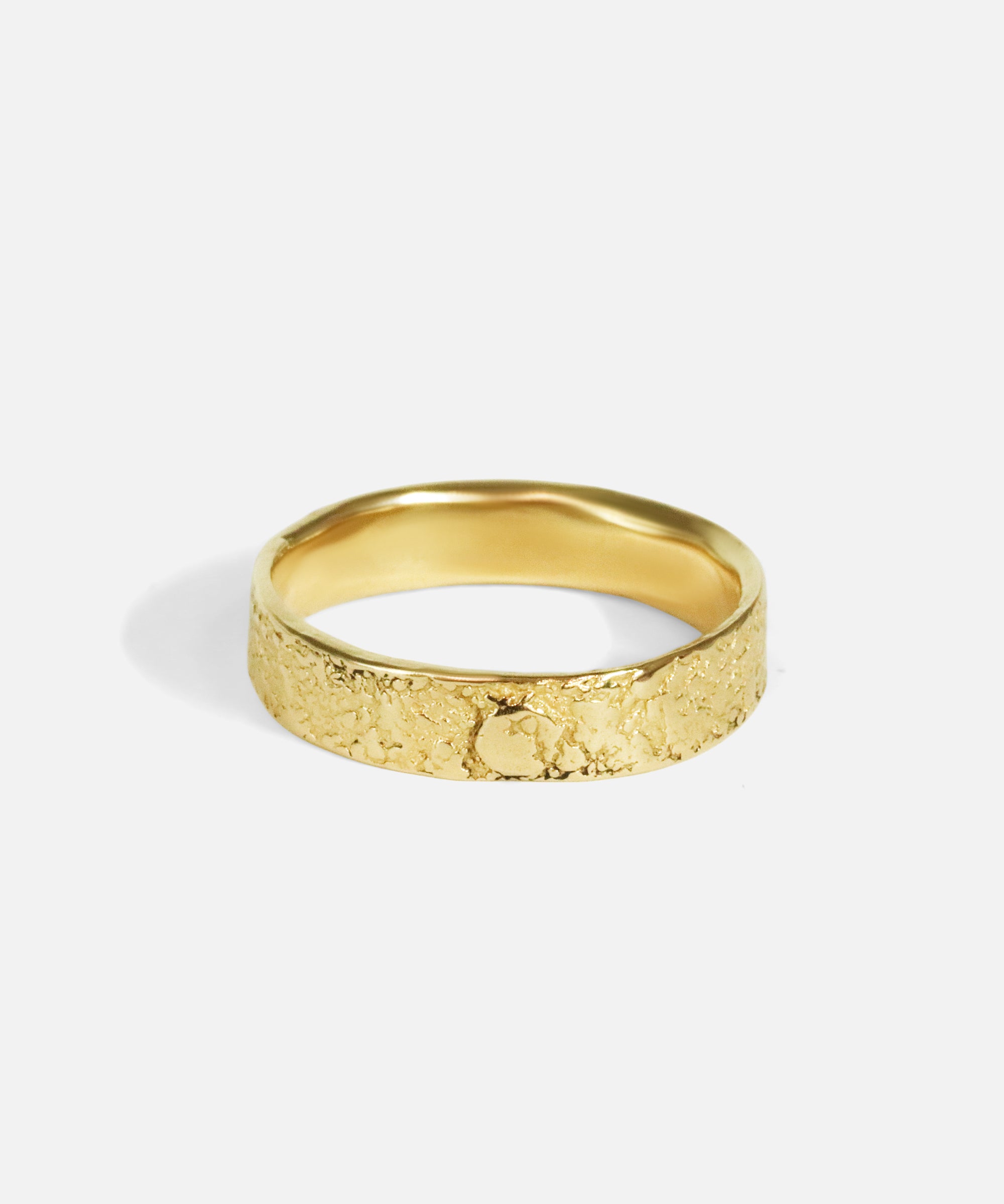 Side view of Petra Band in 14k yellow gold by Ides