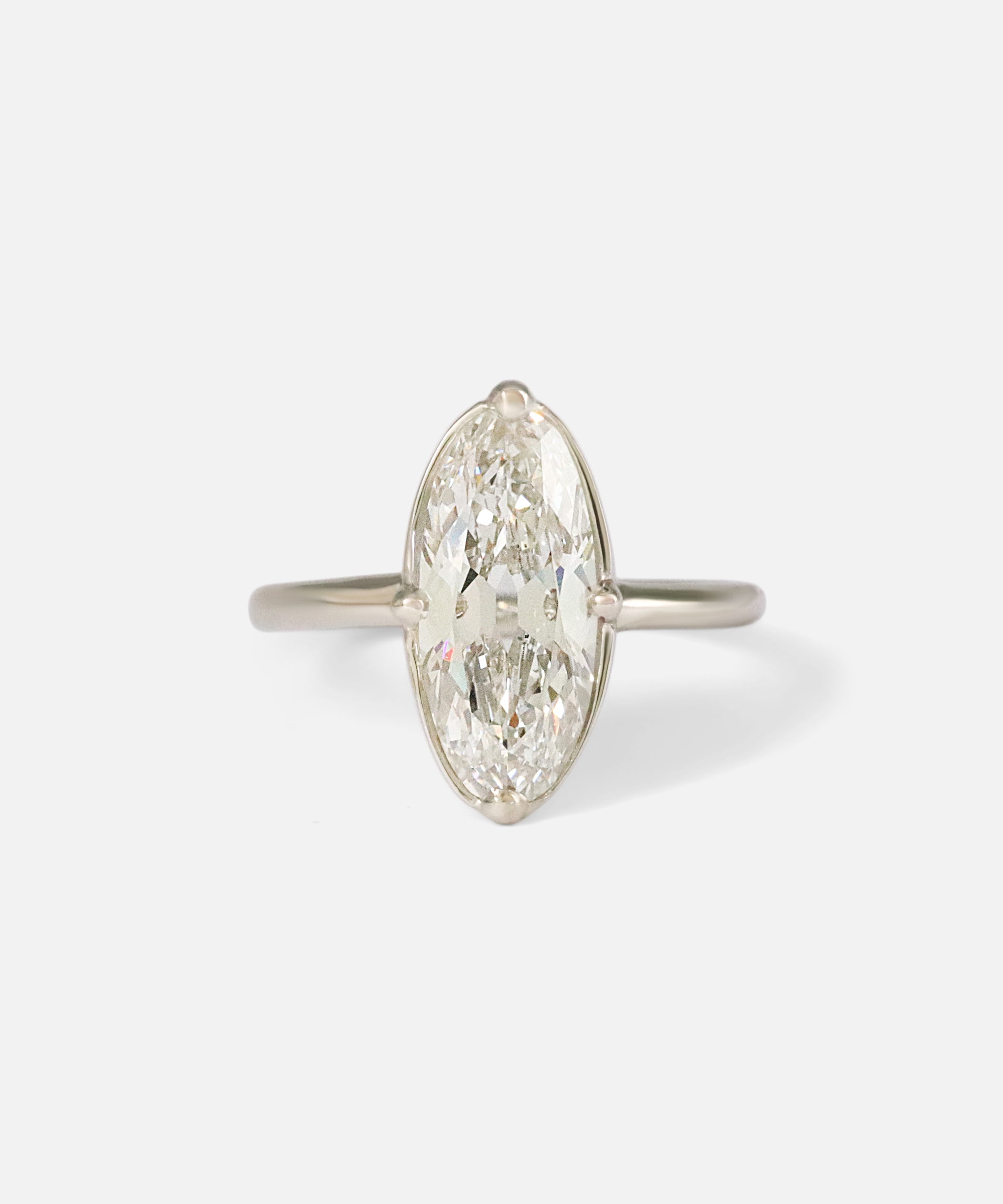 Front view of Dew 55 / Modified Oval Cut Diamond Ring by Hiroyo