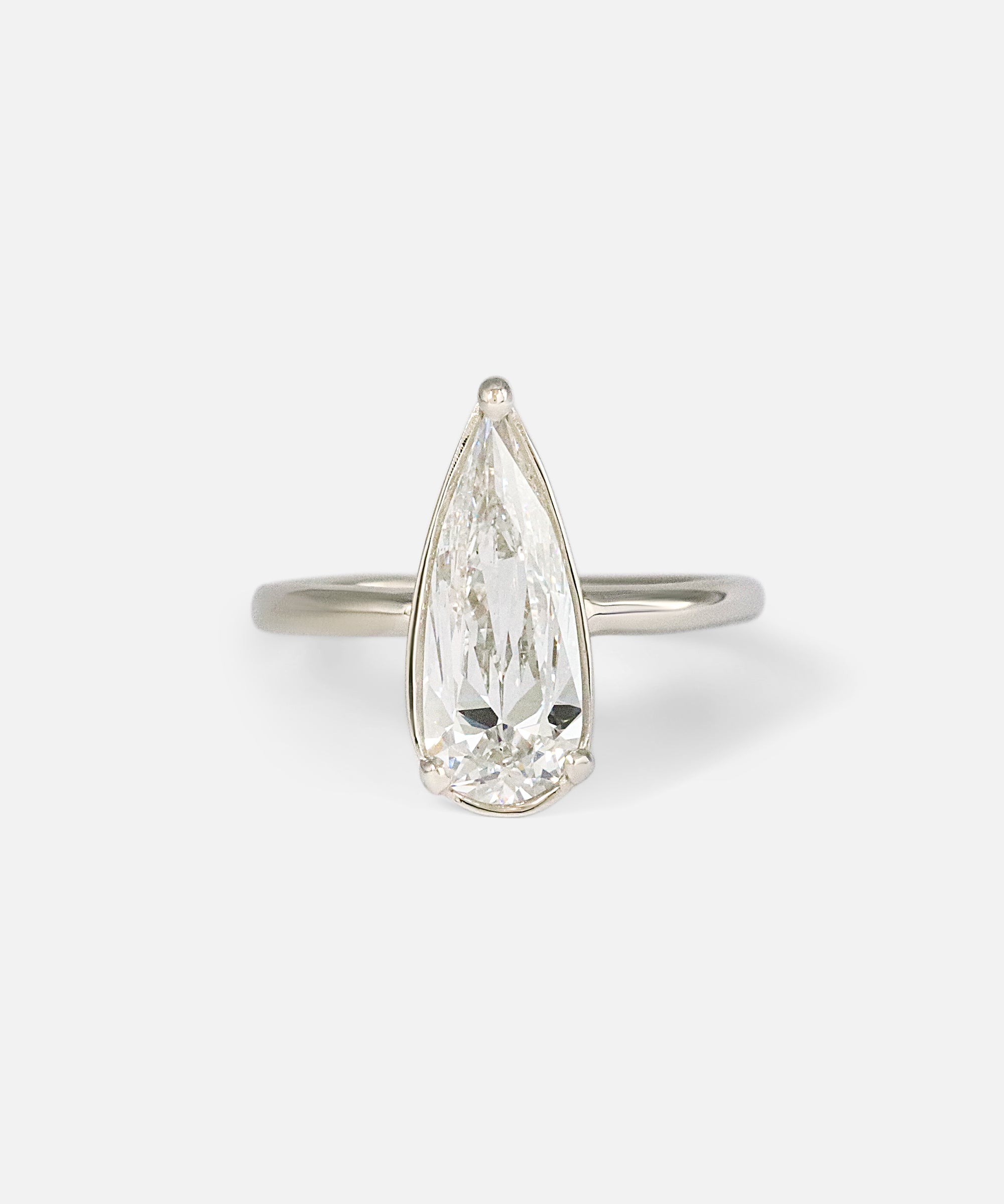 Front view of Dew 54 / Modified Pear Cut Diamond Ring by Hiroyo