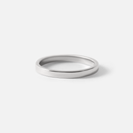 Side view of Flat Band / 2mm in Platinum