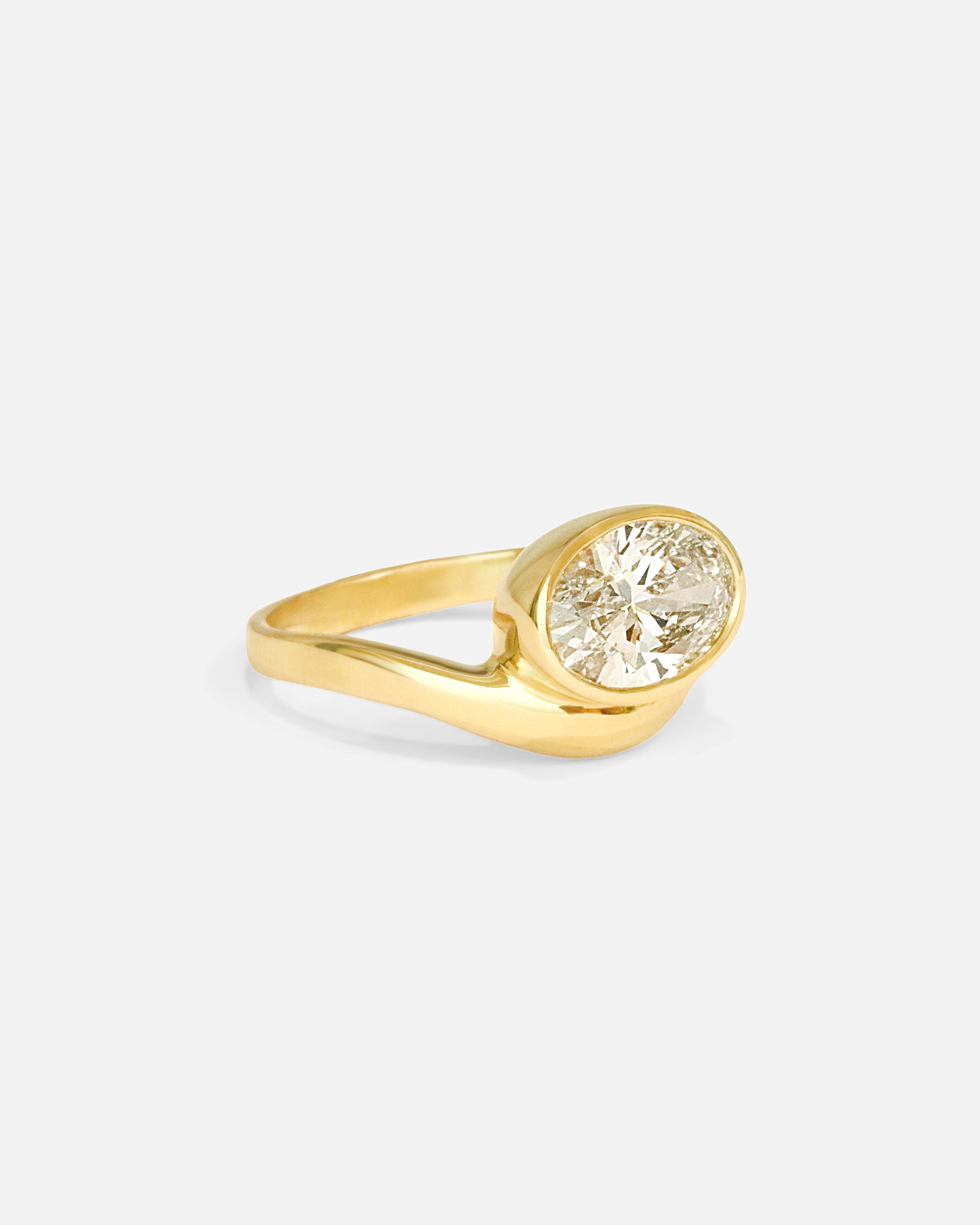 Side view of Mena Ring / Oval Diamond by Ciara Alice
