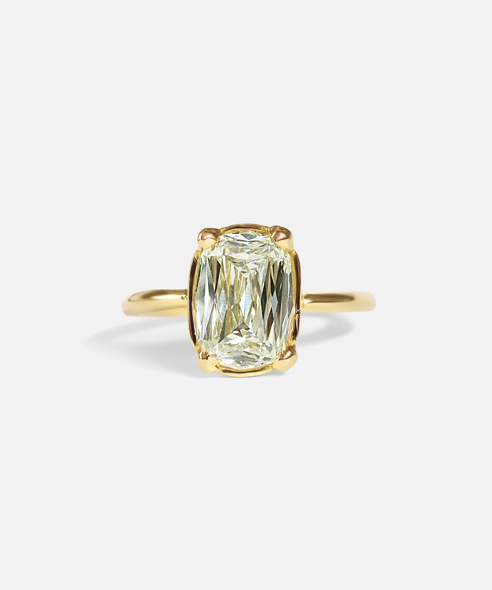 Front view of Dew 52 / Ashoka Diamond Ring by Hiroyo