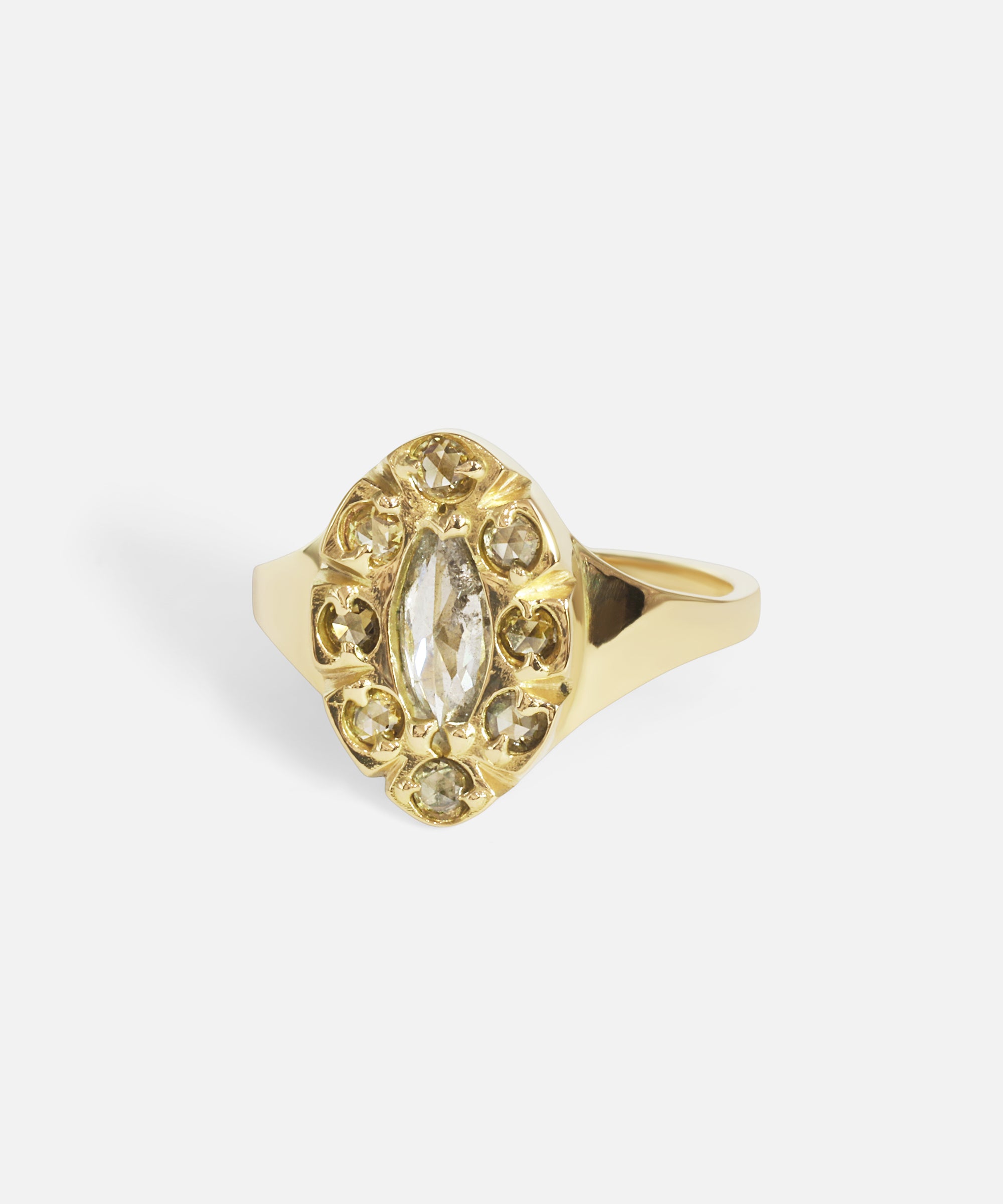 Side view of Dew 41 / Colored Diamonds in 18k yellow gold by Hiroyo