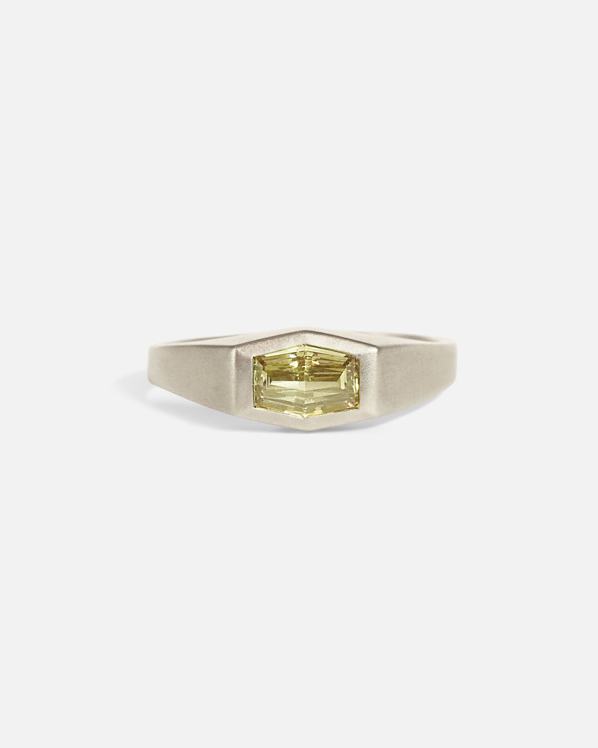 Front view of Joe / Orange Brown Step Cut Diamond Ring by Hiroyo