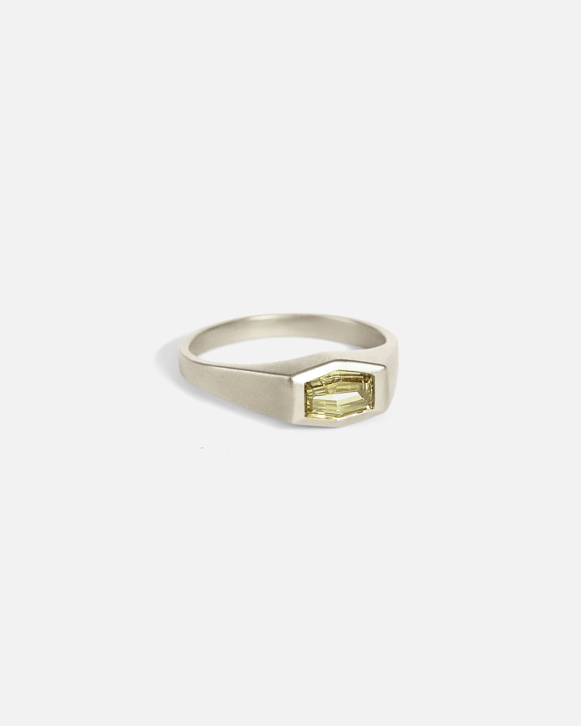 Angled side view of Joe / Orange Brown Step Cut Diamond Ring by Hiroyo