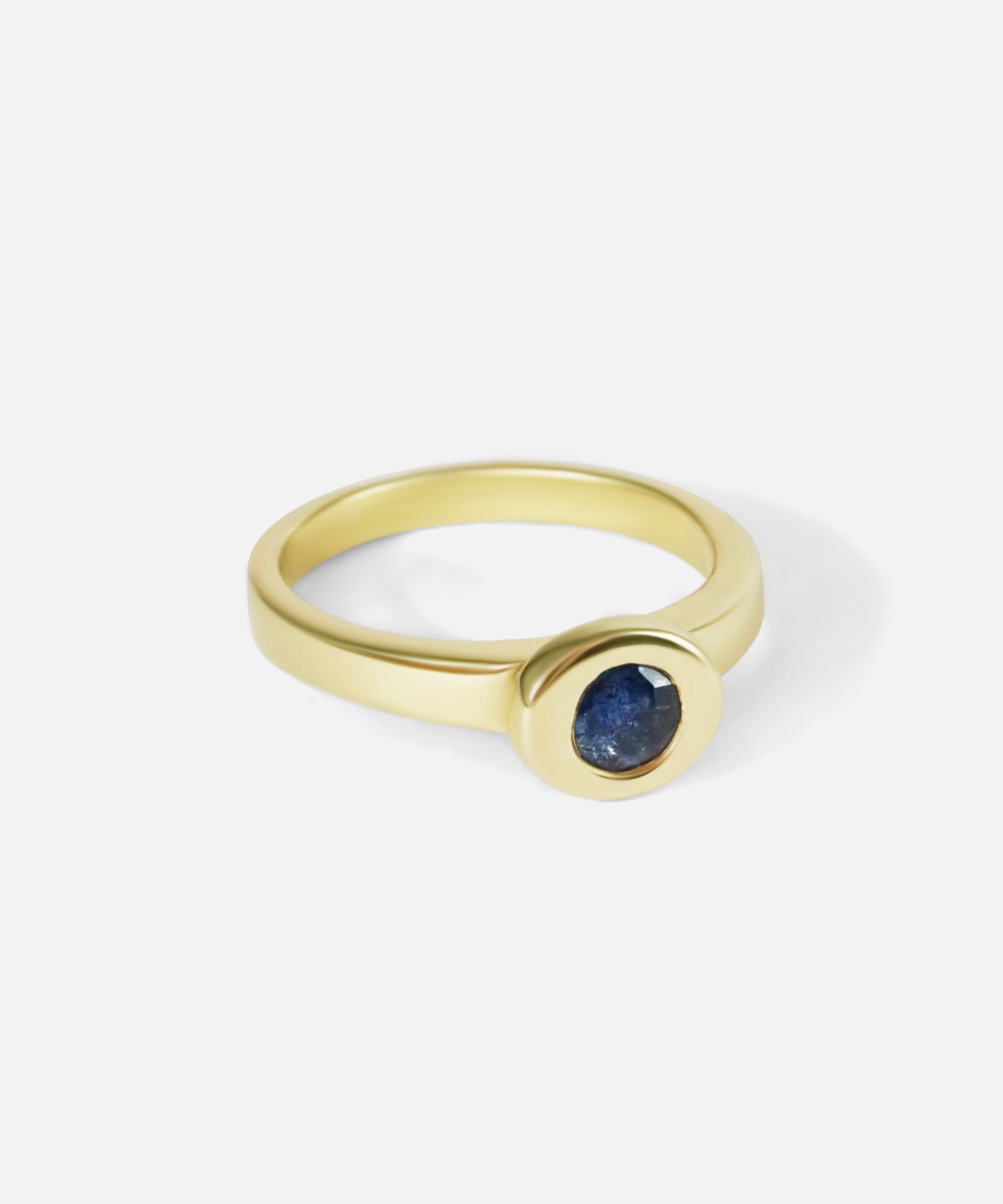 Side view of Orbit / FO Blue Sapphire