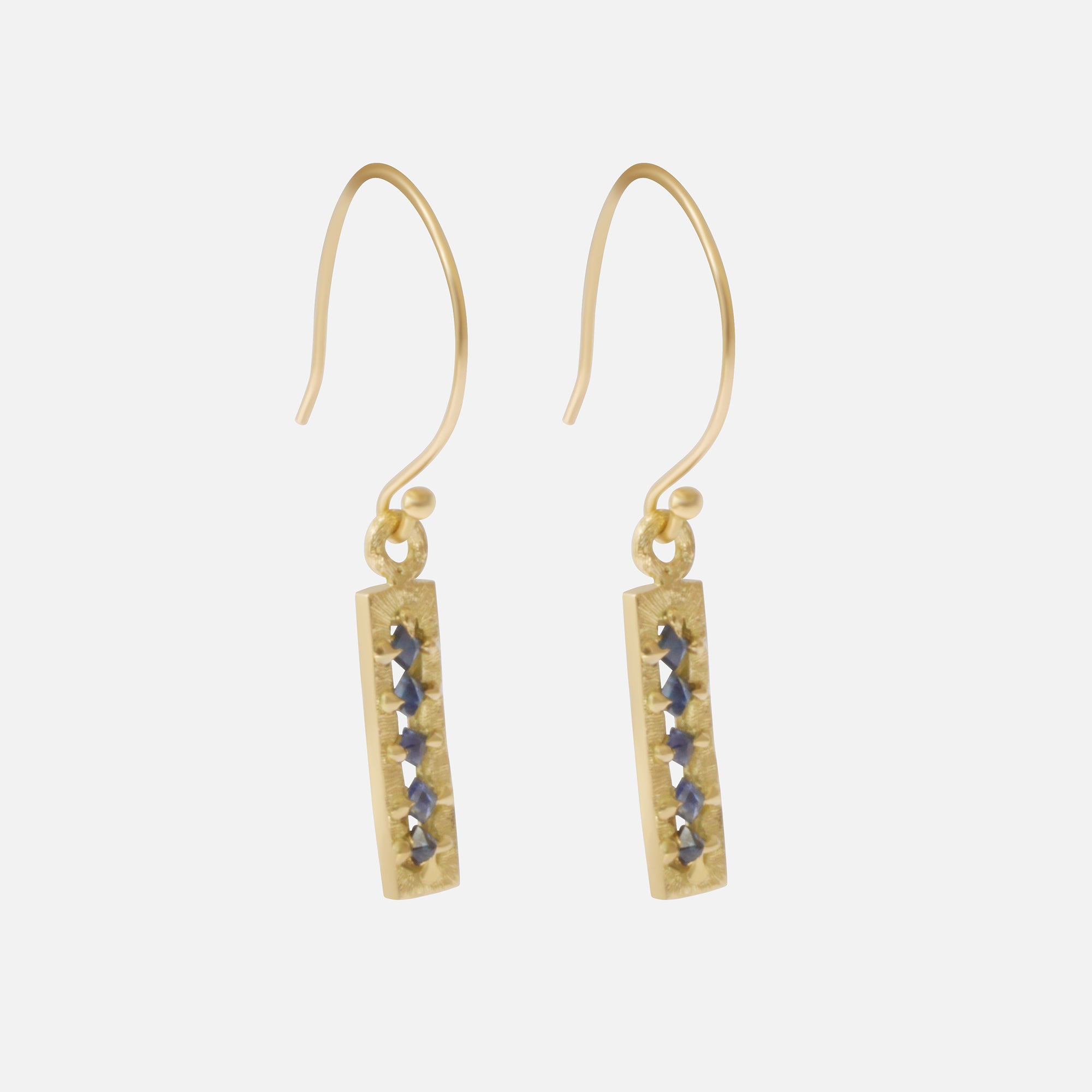 Silk / Small Pyramid Blue Sapphire Earrings By Hiroyo