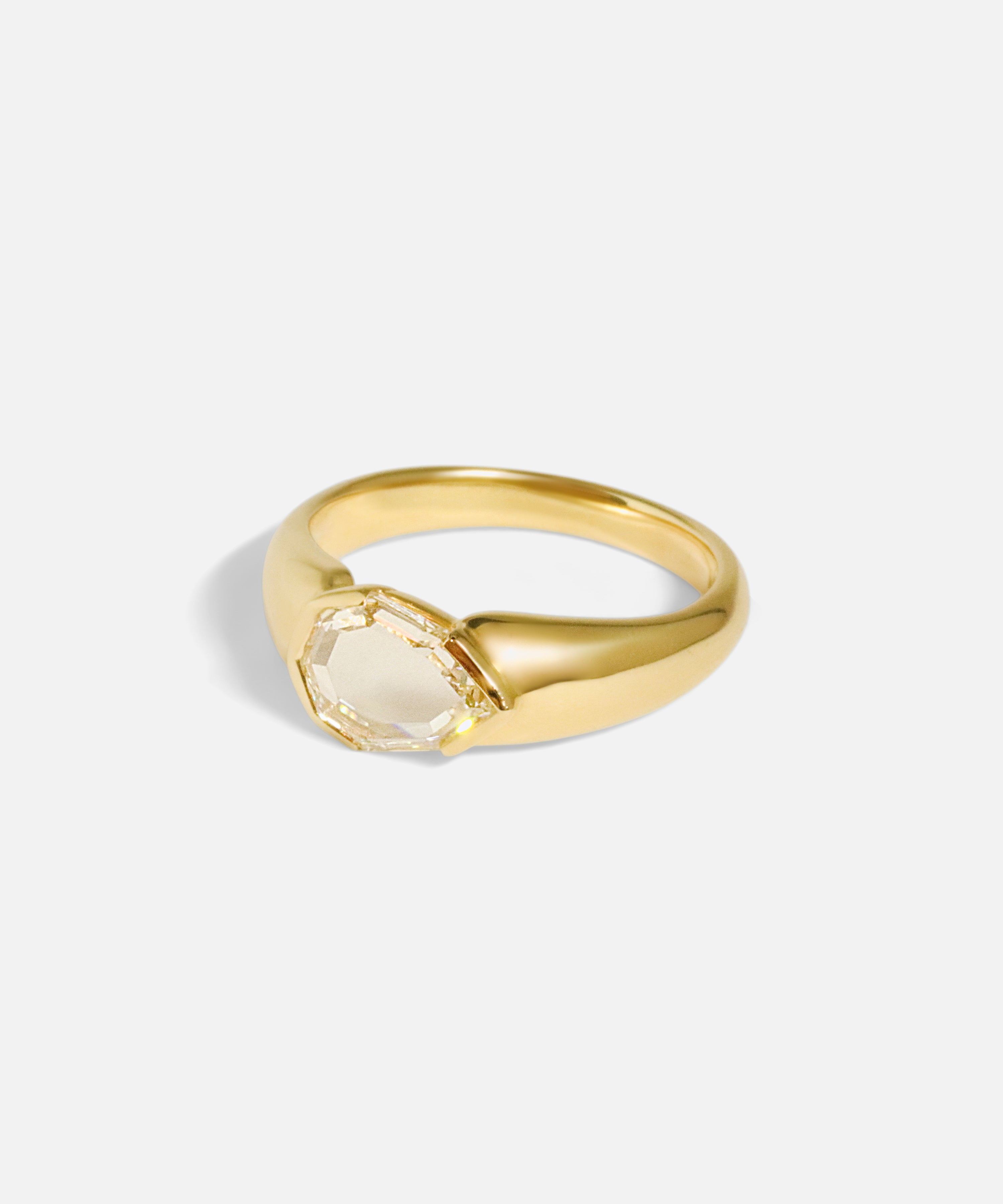 Alternative angled side view of Portrait III / Natural Diamond Ring by Joko