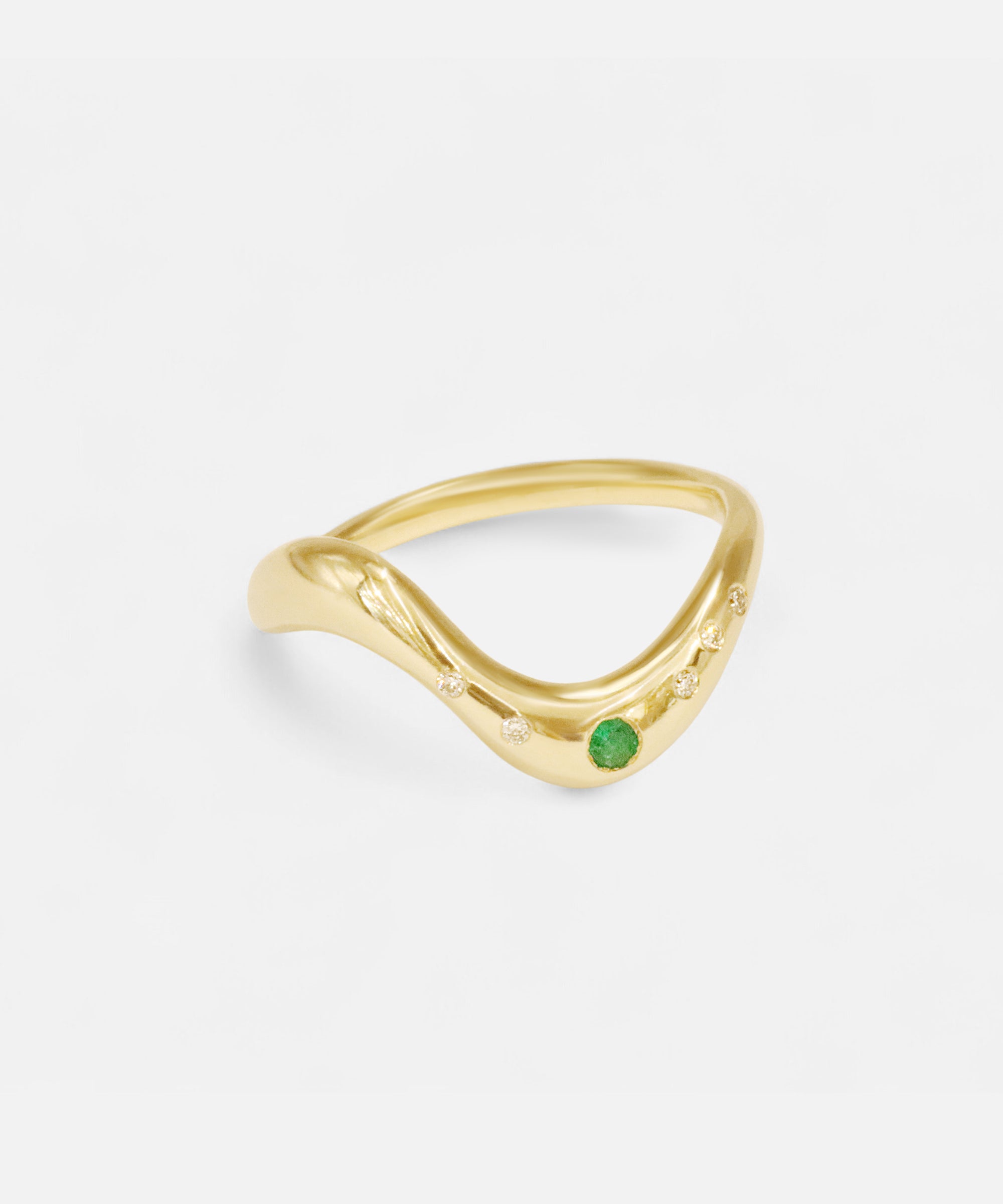 Angled view of Ripple Band / Emerald and Diamond by Joko