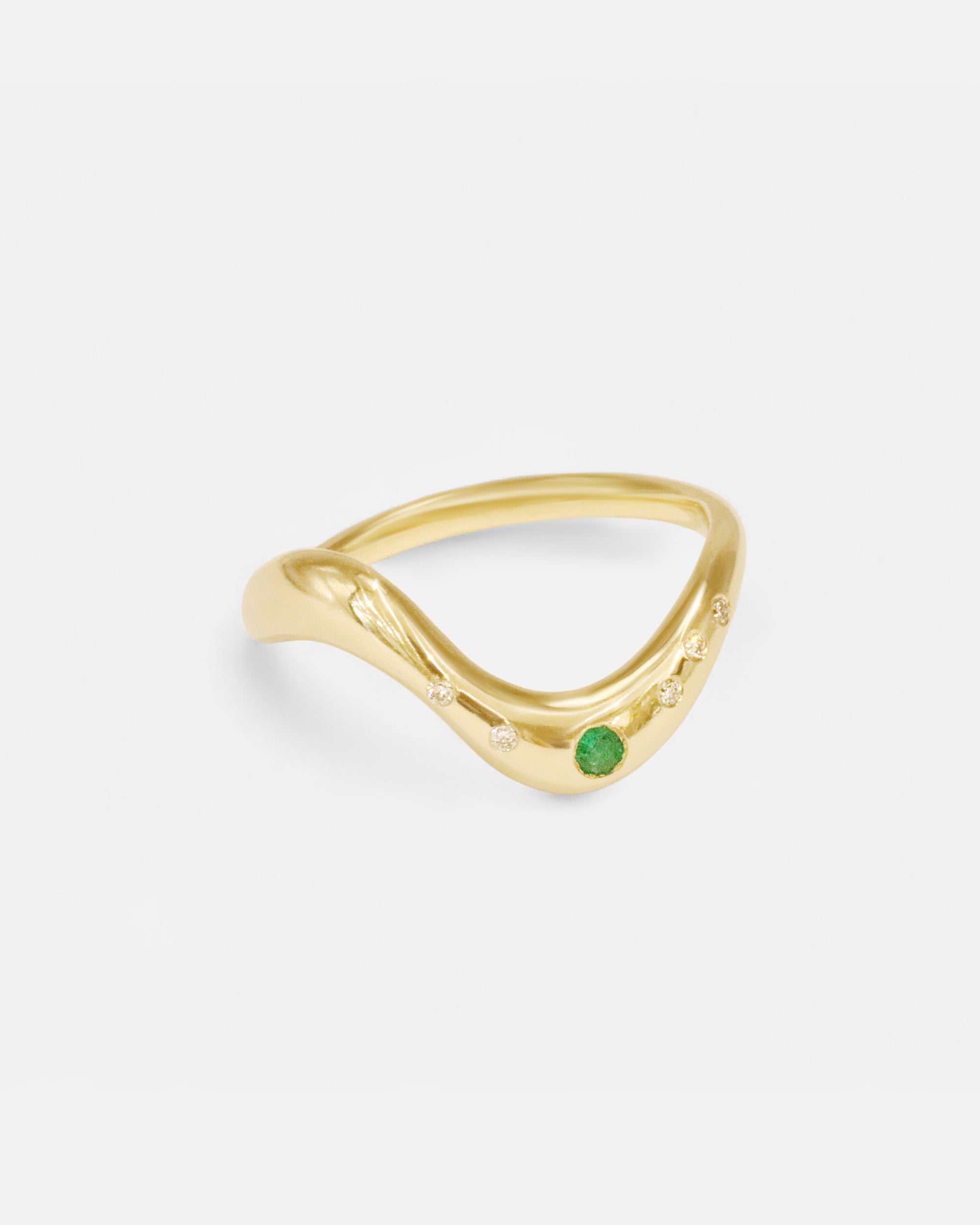 Angled view of Ripple Band / Emerald and Diamond by Joko