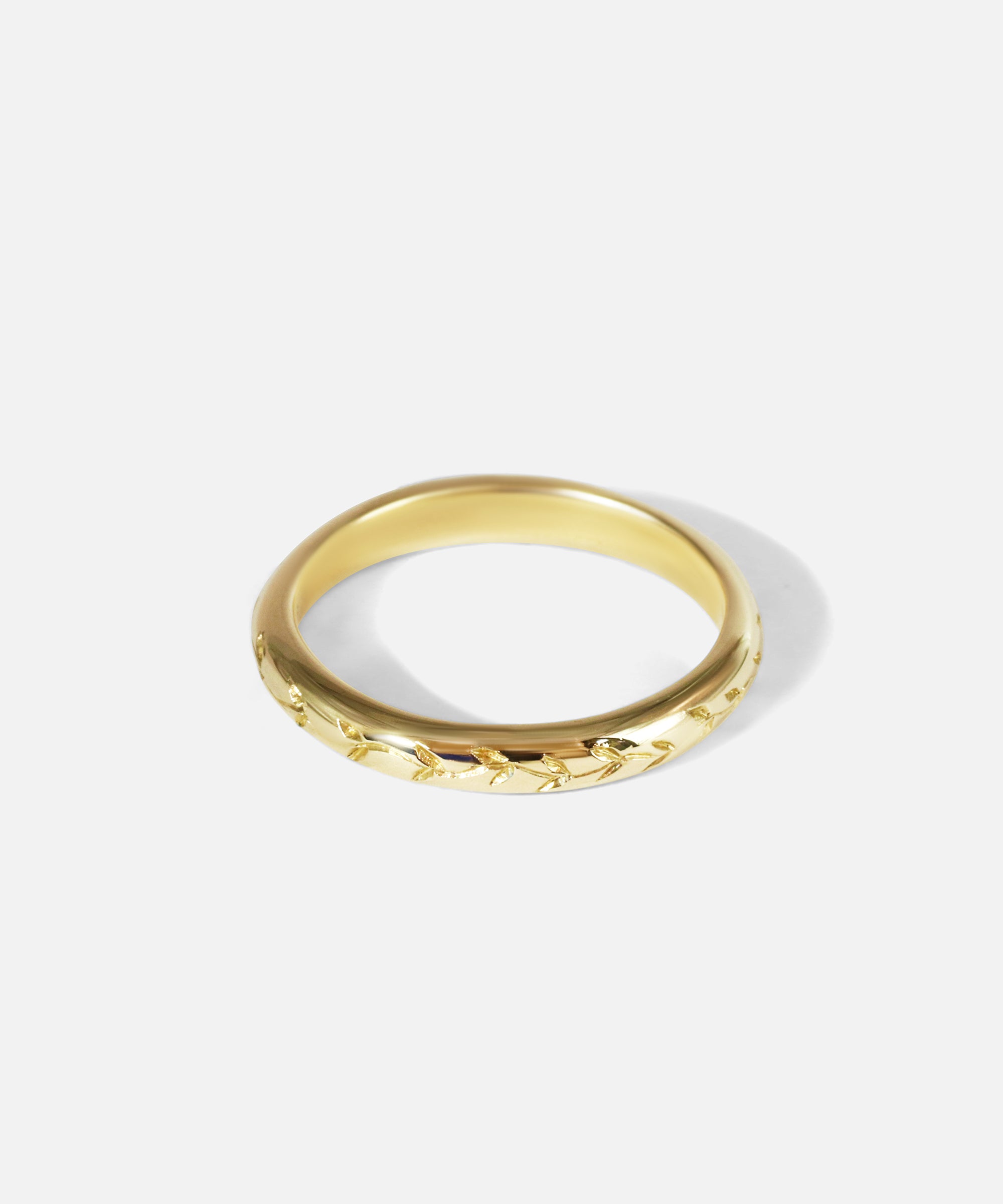 Side view of Willow Engraved Band