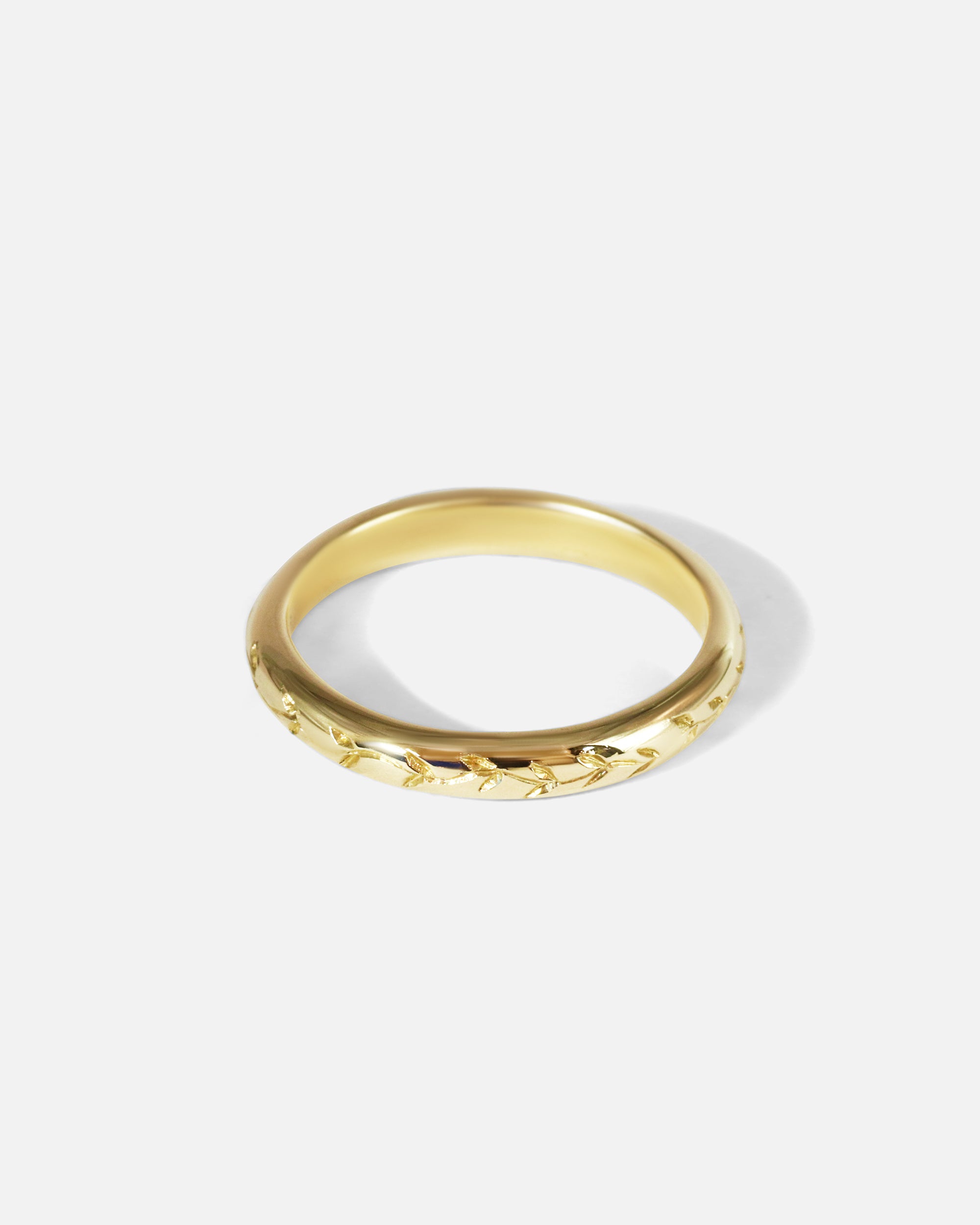 Side view of Willow Engraved Band