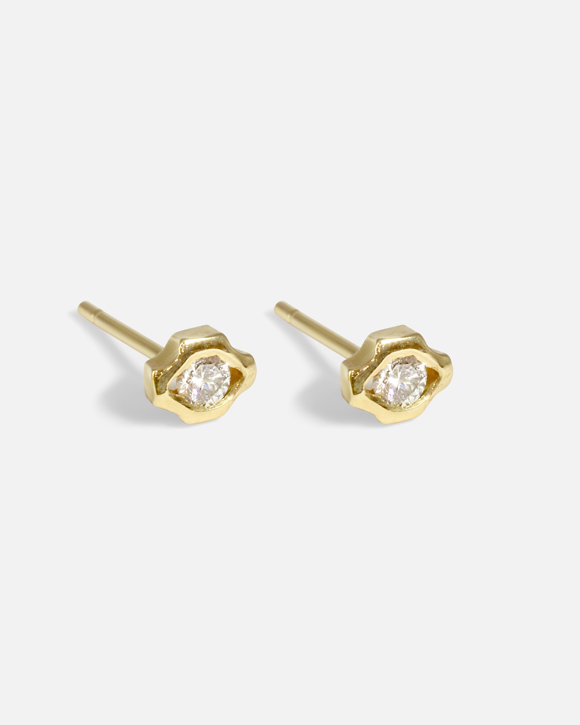 Side view of Fes Diamond / Studs by Nishi
