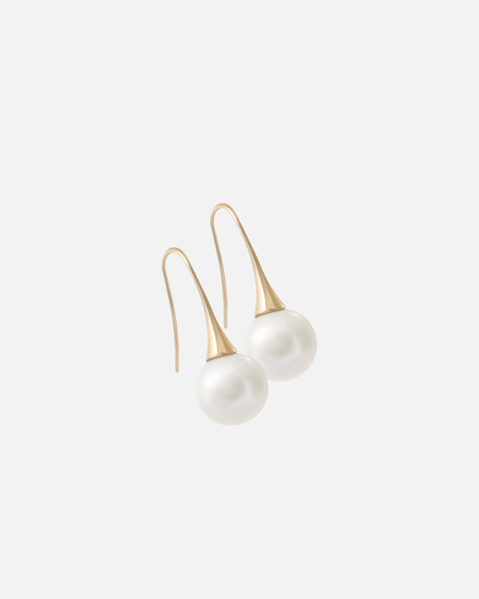 WeiWave / Solo Round Pearl Earrings By Ruoria