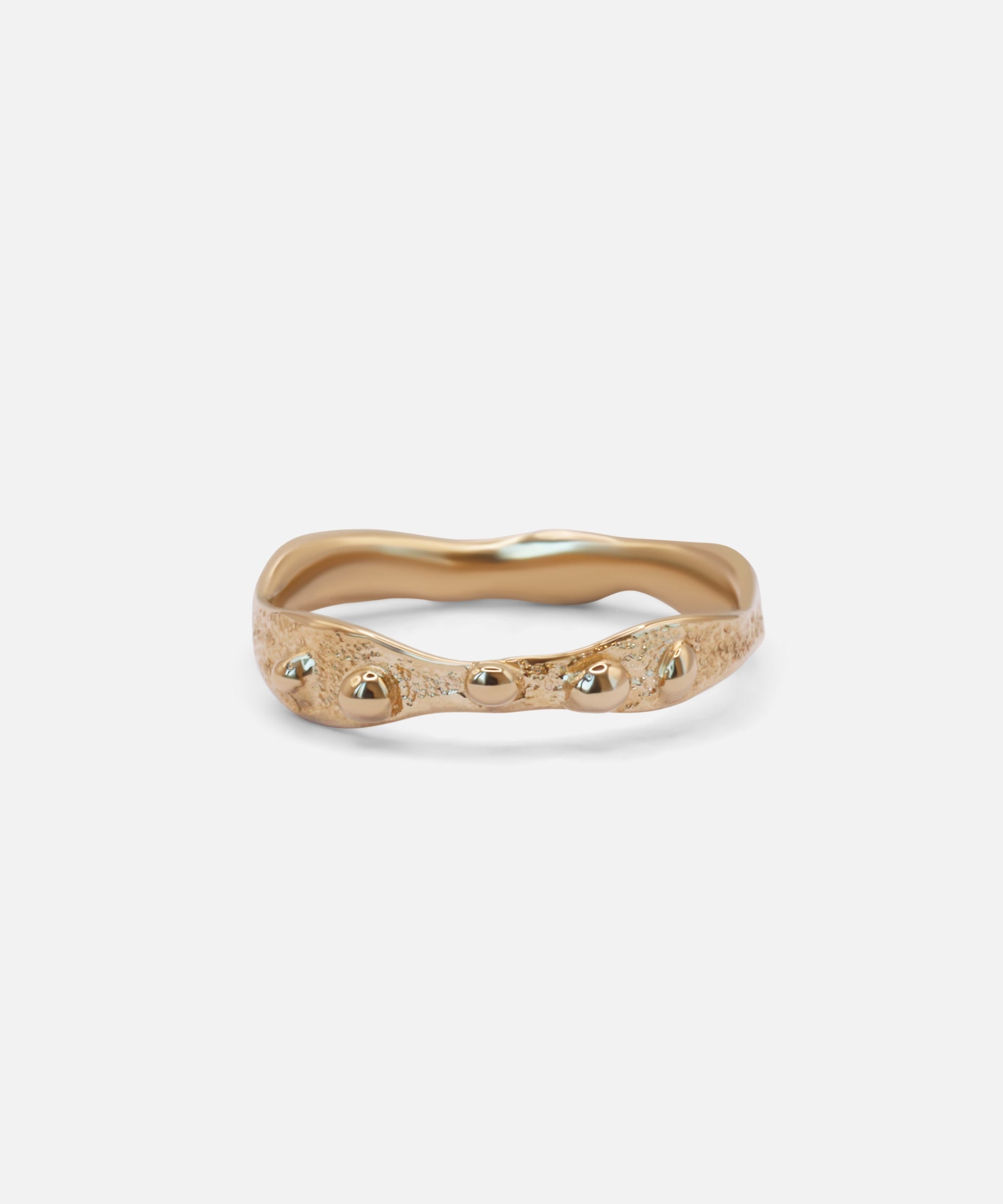 Front view of Daydreamer Band in 14k yellow gold