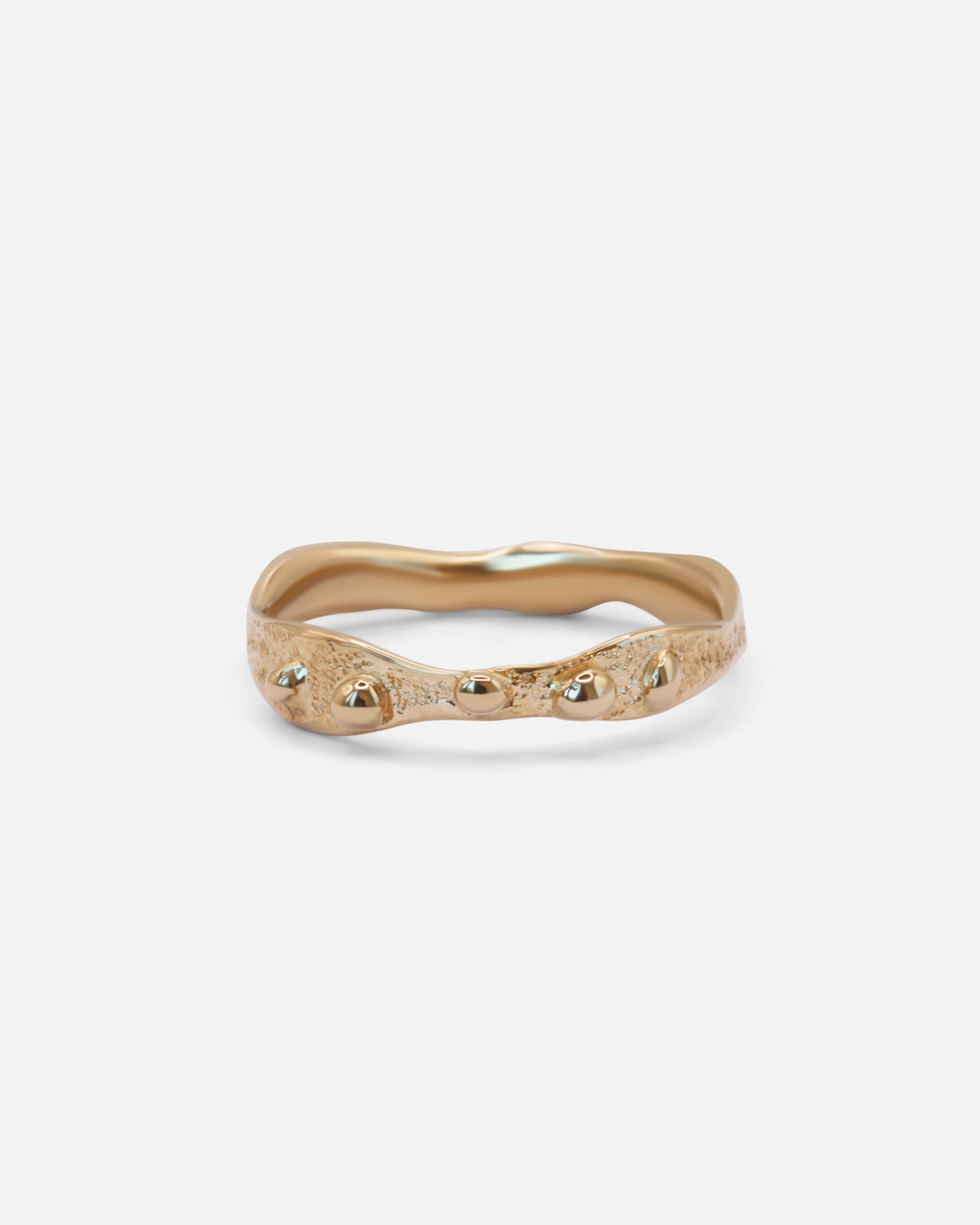 Front view of Daydreamer Band in 14k yellow gold