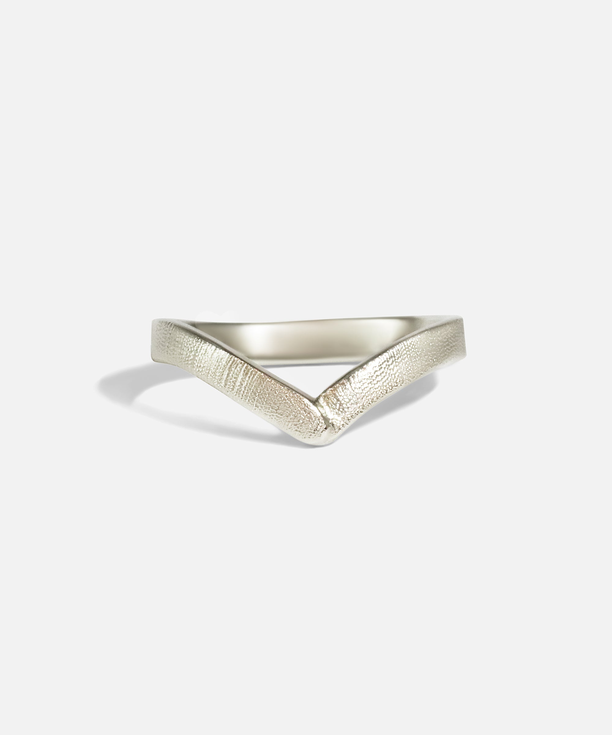 Front view of V Ring in Platinum by Young Sun Song