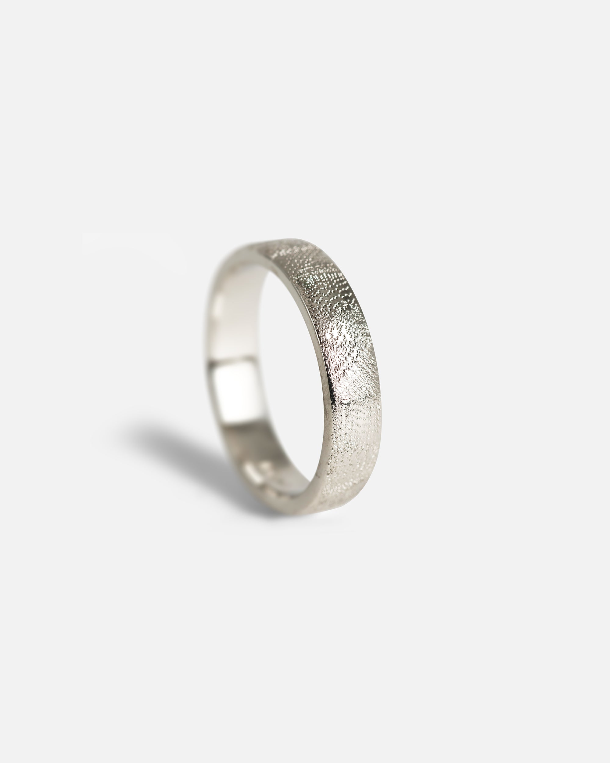 Angled side profile view of All That Glitters Band / 5mm in platinum by Young Sun Song
