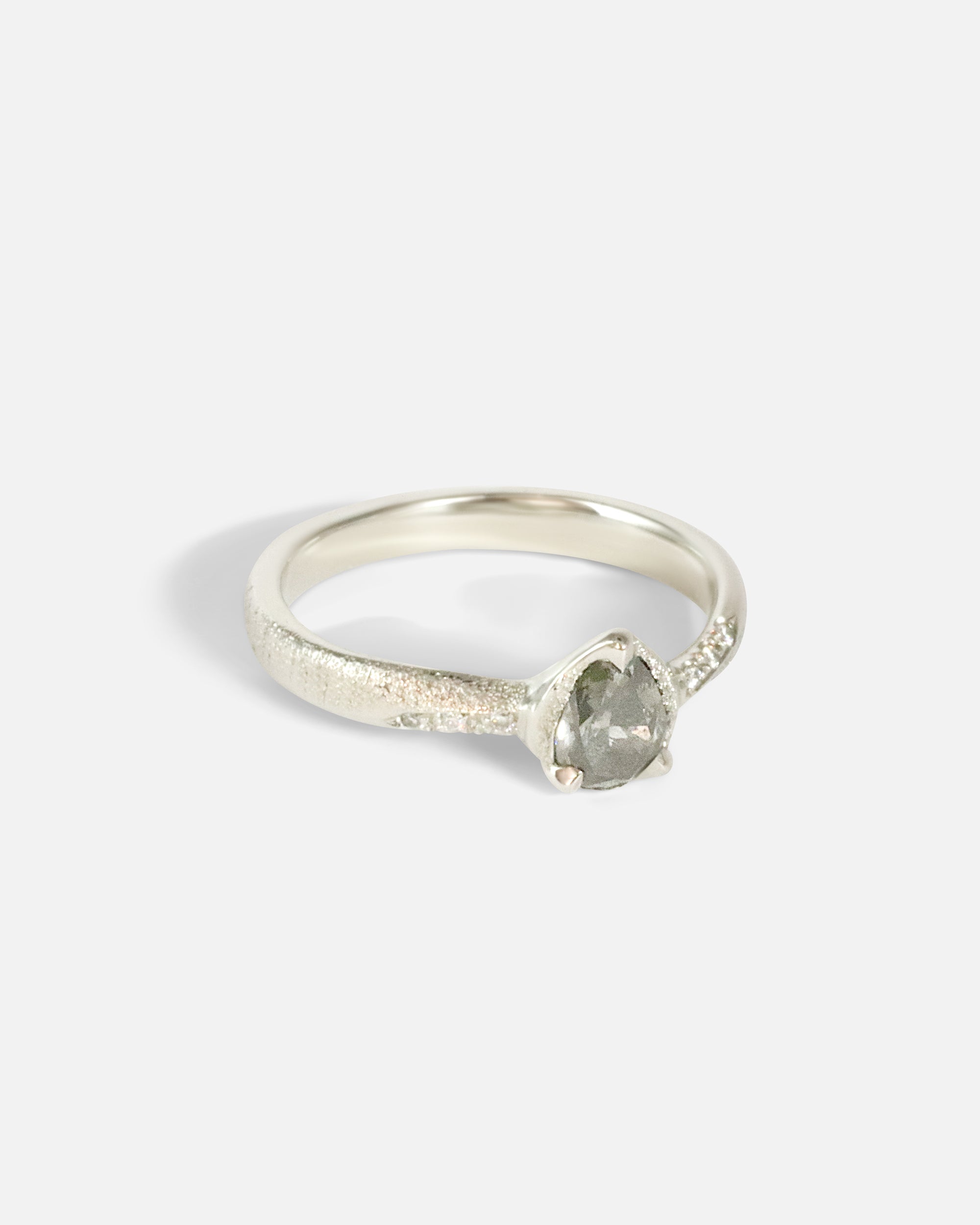ニューヨーク発 送料無料 PAVE' CLADDAGH リング!The M Jewelers 71KMK1P-FNL.jpg