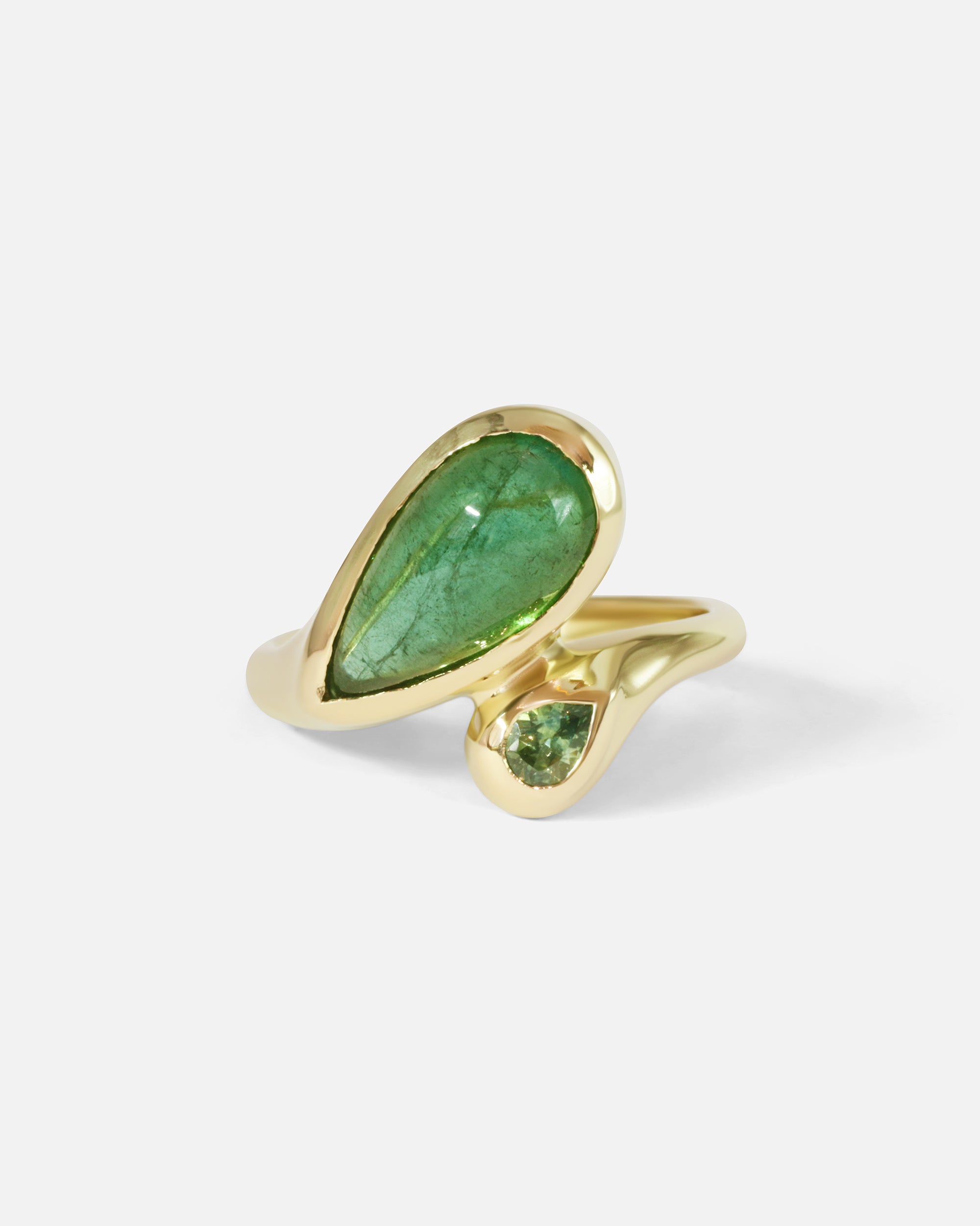 Front view of Verde Ring / Tourmaline and Sapphire