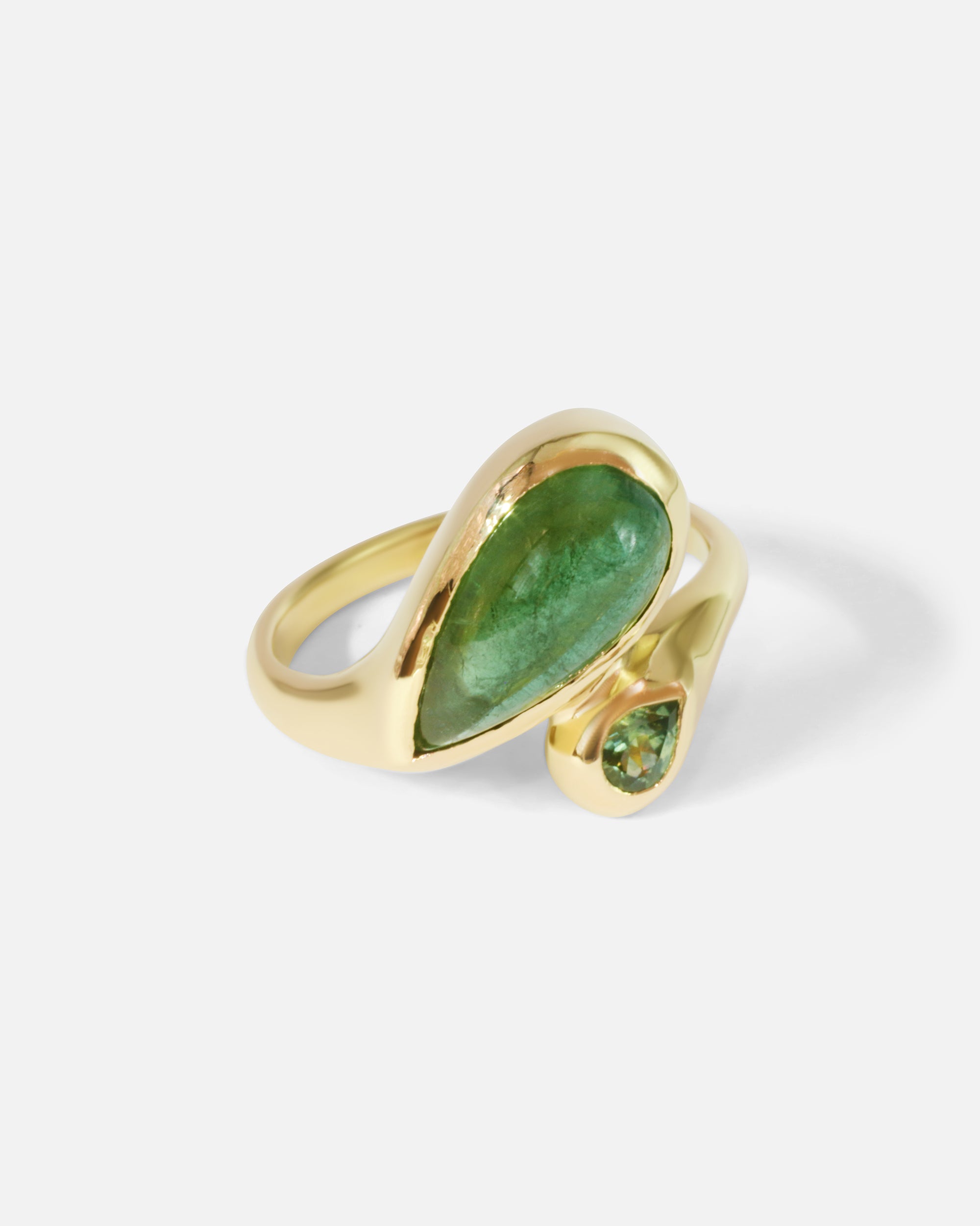 Side view of Verde Ring / Tourmaline and Sapphire
