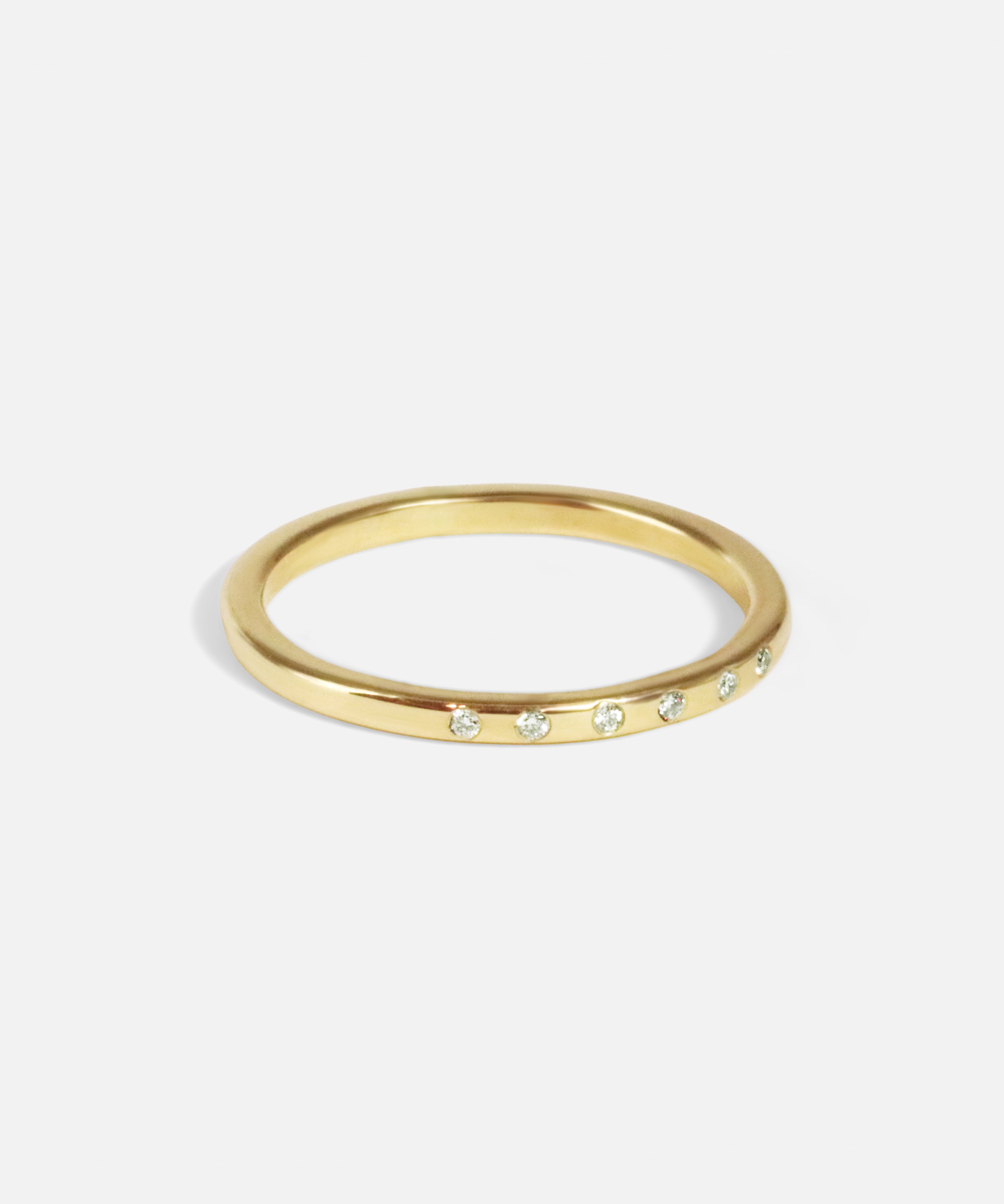 Side angled view of Diamond Flat Band by Nishi