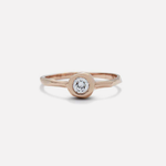 Front view of Pebble Ring / White Diamond