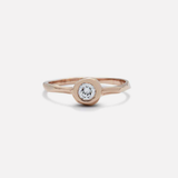 Front view of Pebble Ring / White Diamond