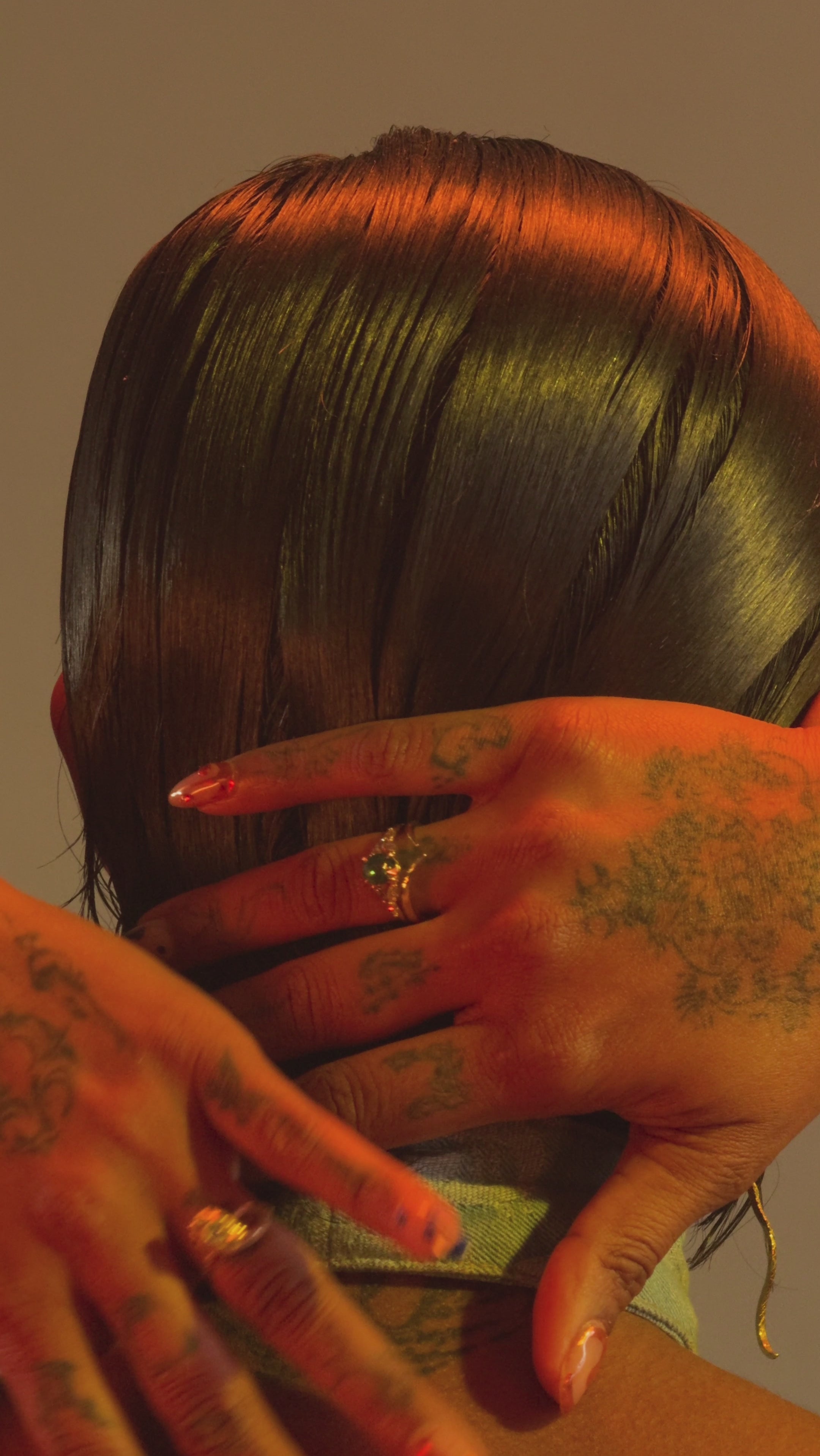 Model wears Ornata Ophidia Ring / White Diamond on ring finger alongside other items