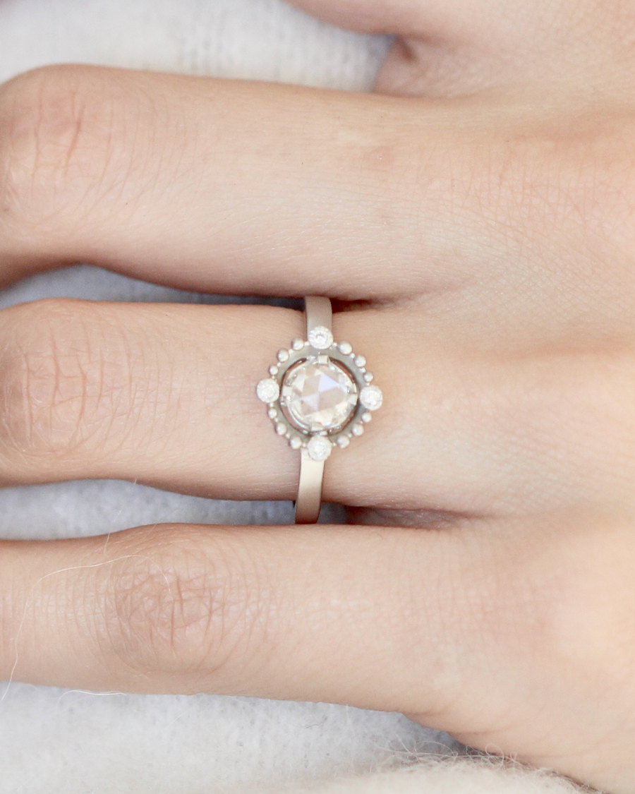 Melee Halo / E11 White Diamond By Hiroyo in Engagement Category