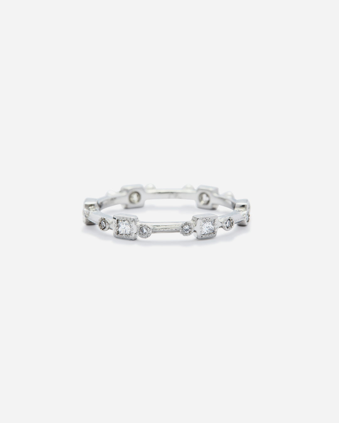 Melee 32 / White Diamond Ring By Hiroyo