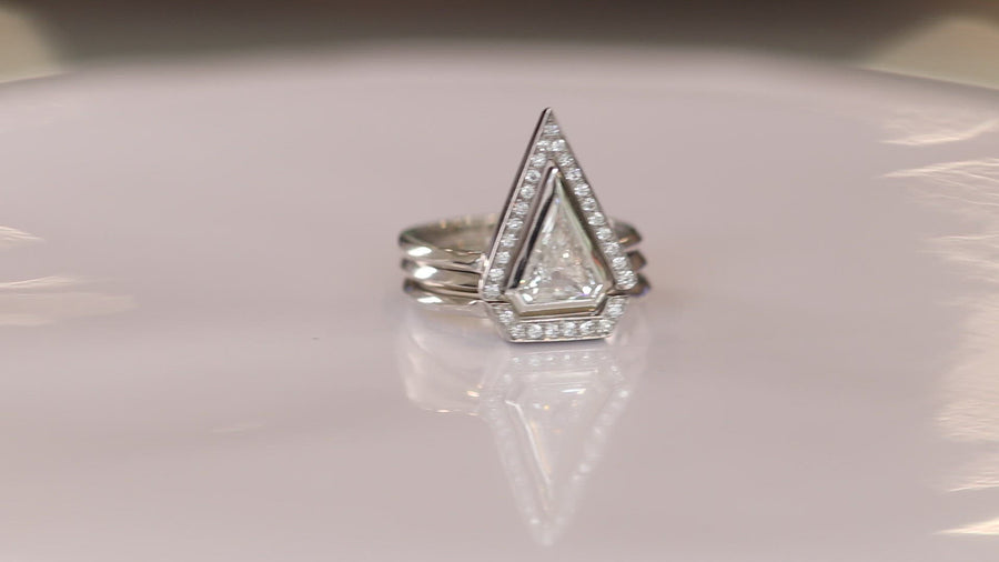 Shield Diamond / Ring