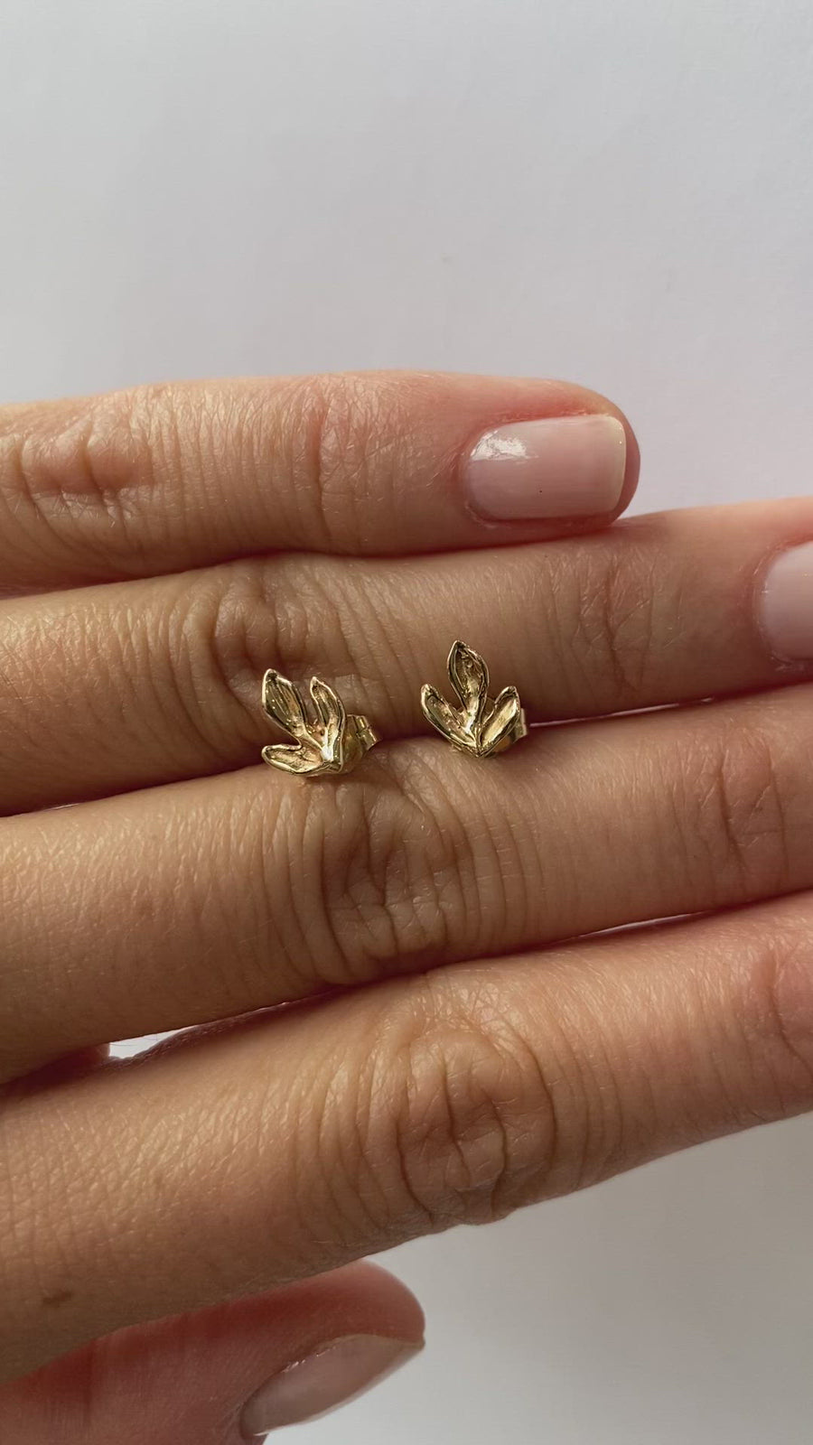 Leaf / Yellow Studs