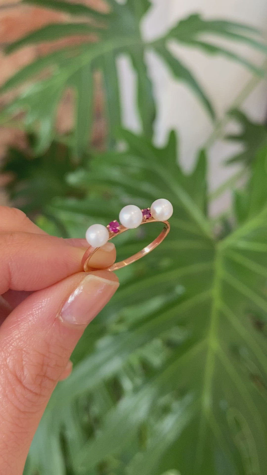 3 Pearls & Ruby / Ring