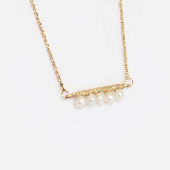 White Freshwater Pearls / Pendant By Ariko